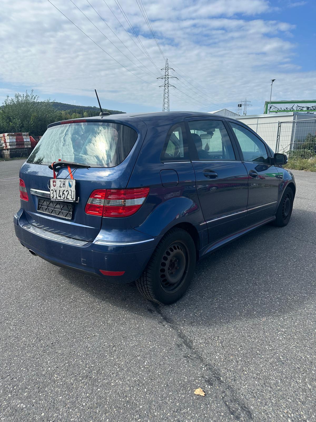 MERCEDES-BENZ B 200 CDI Autotronic-image-2