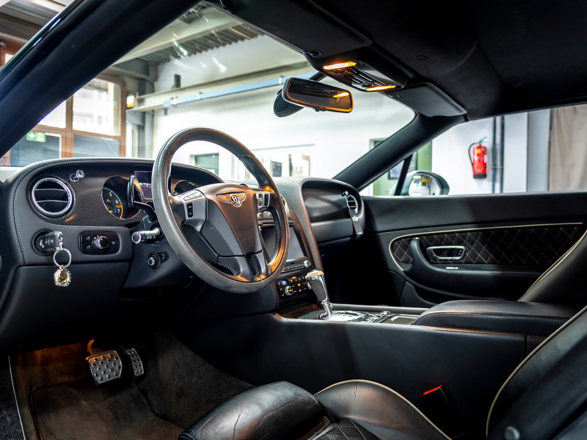 BENTLEY Continental Supersports Convertible 6.0-image-13