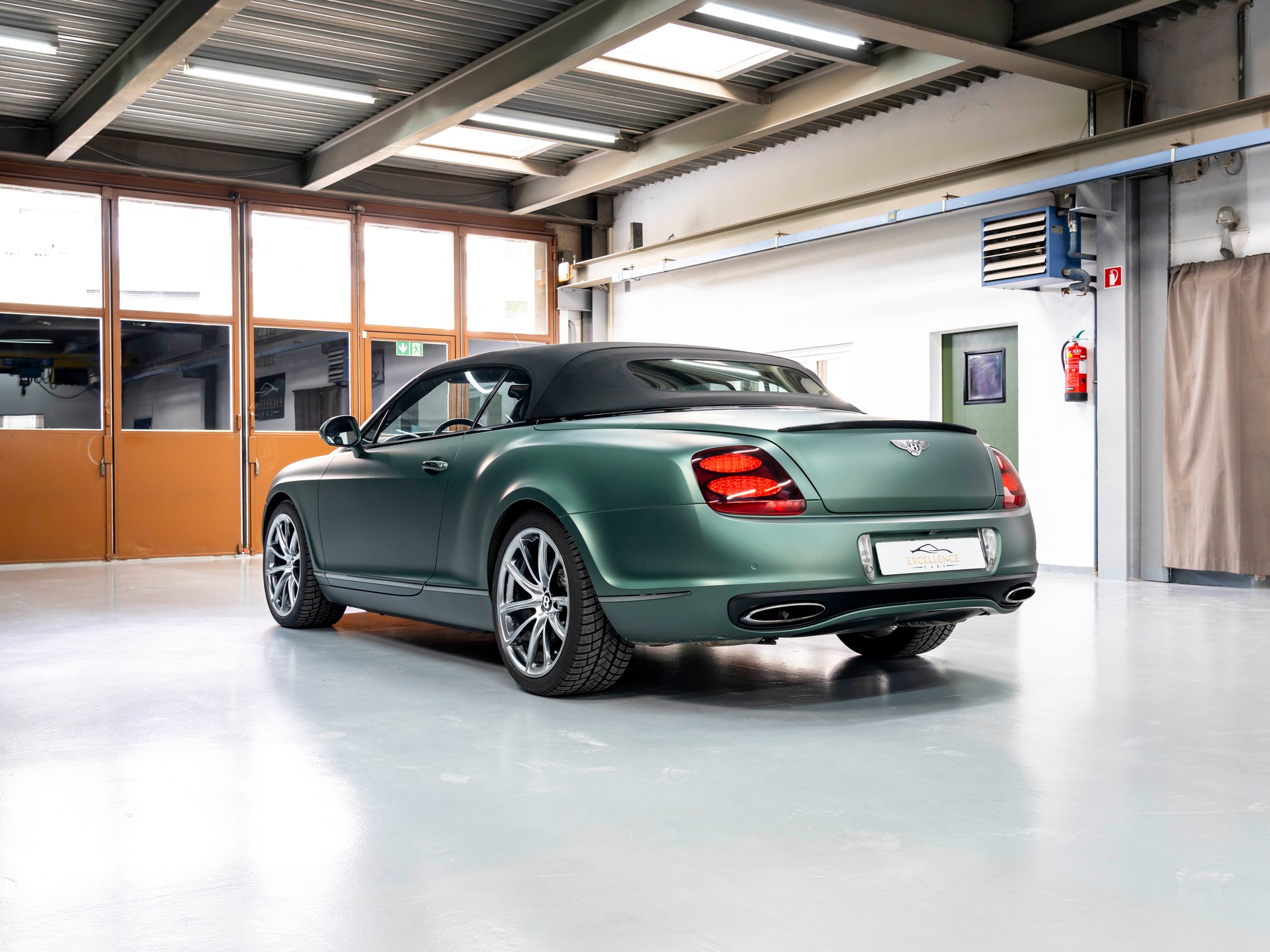 BENTLEY Continental Supersports Convertible 6.0-image-8