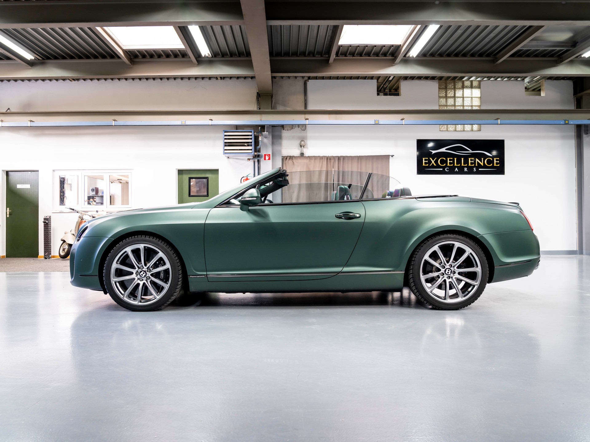 BENTLEY Continental Supersports Convertible 6.0-image-25