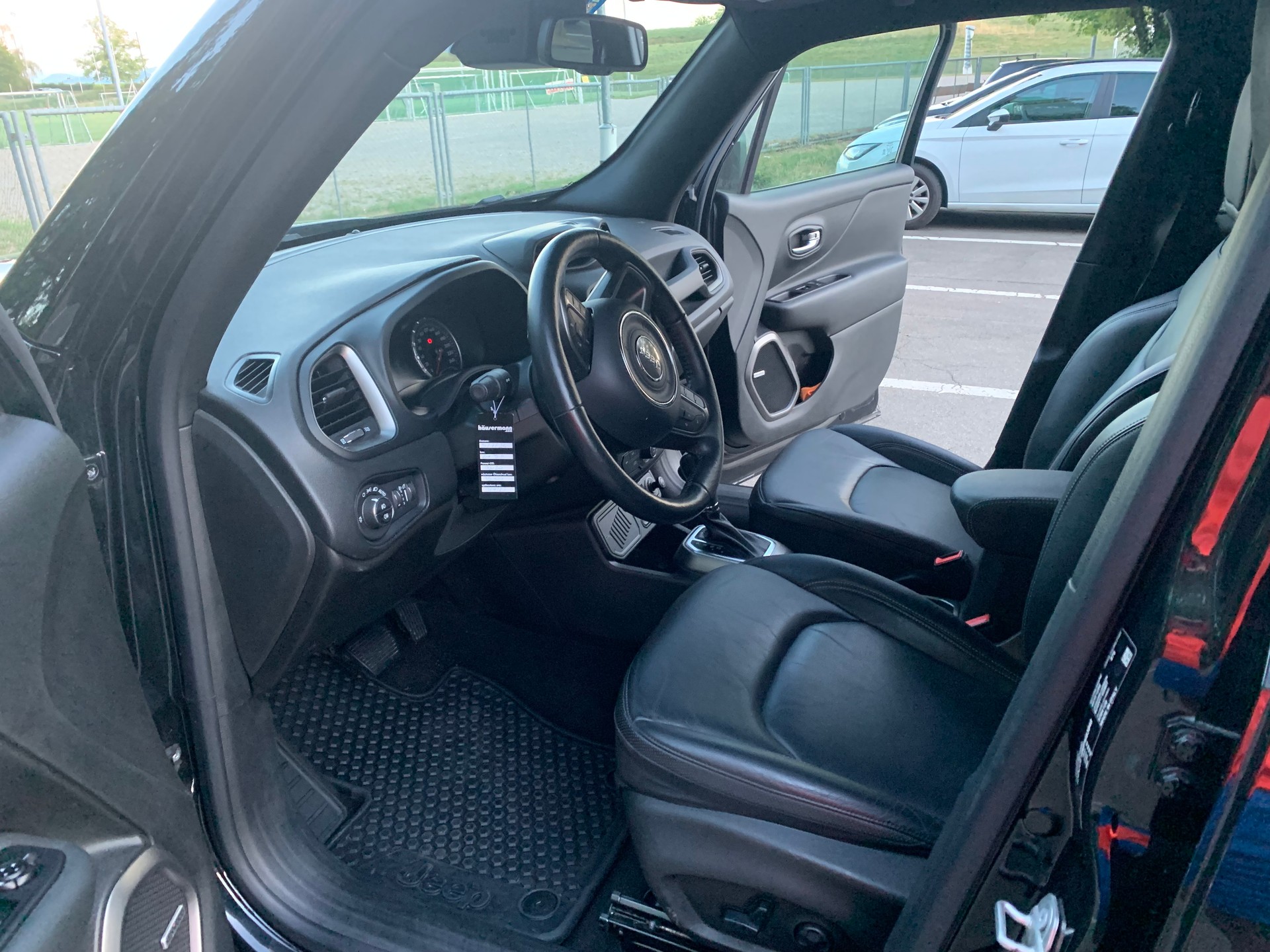 JEEP 1.3 Turbo Limited-image-3