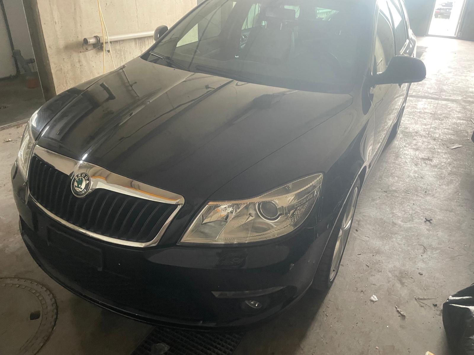 SKODA Octavia Combi 2.0 RS-image-0
