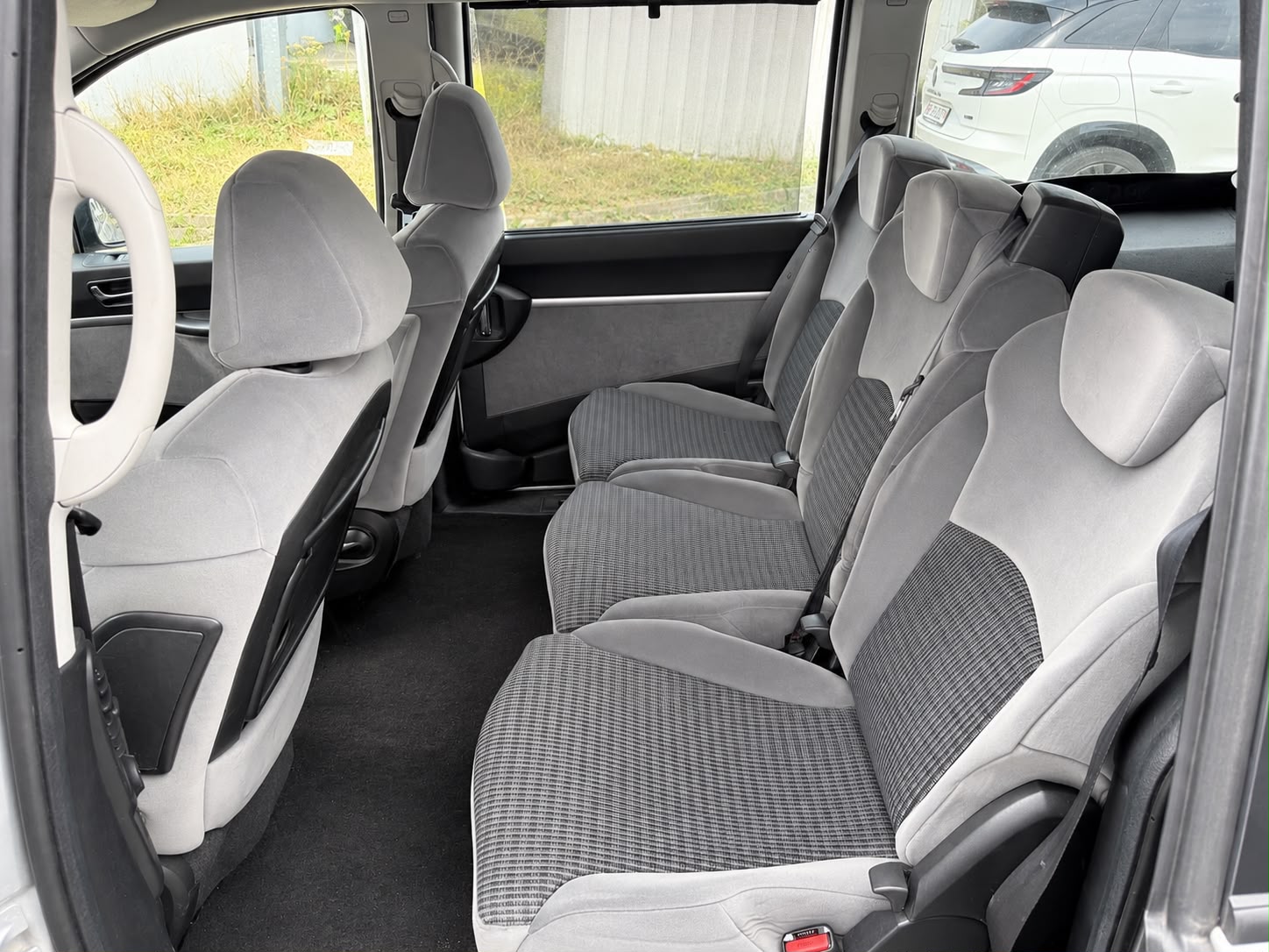 CITROEN C8 2.0 16V HDi Chic (SX)-image-14