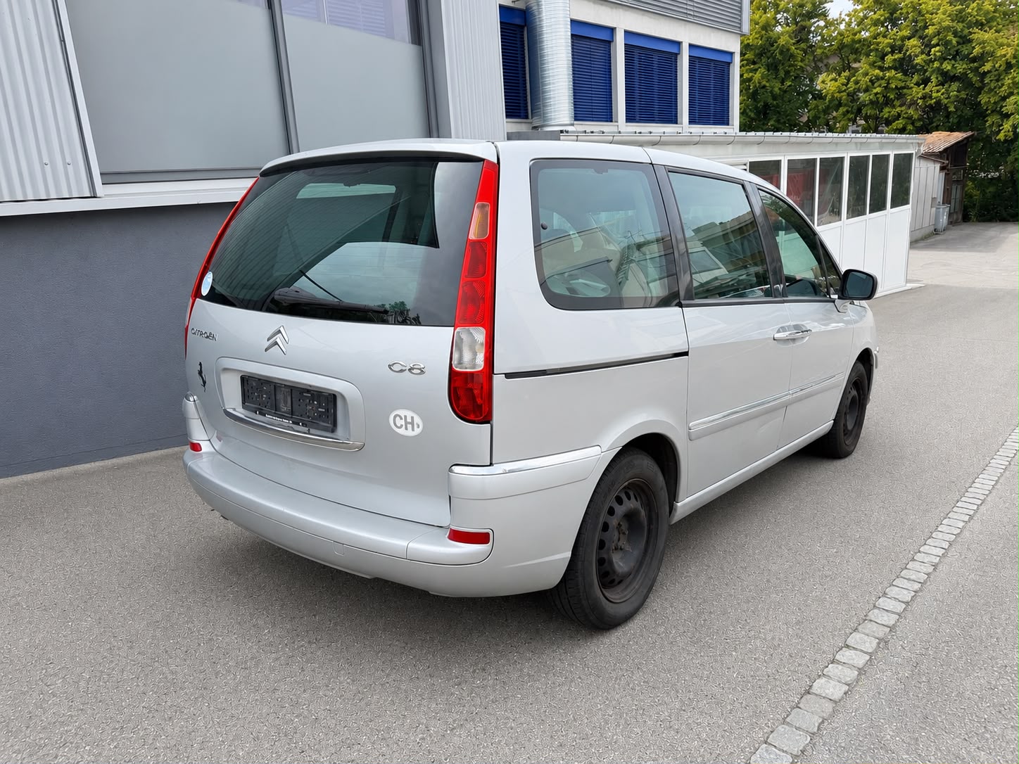 CITROEN C8 2.0 16V HDi Chic (SX)-image-2