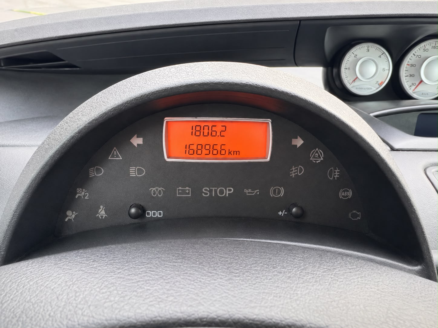 CITROEN C8 2.0 16V HDi Chic (SX)-image-10