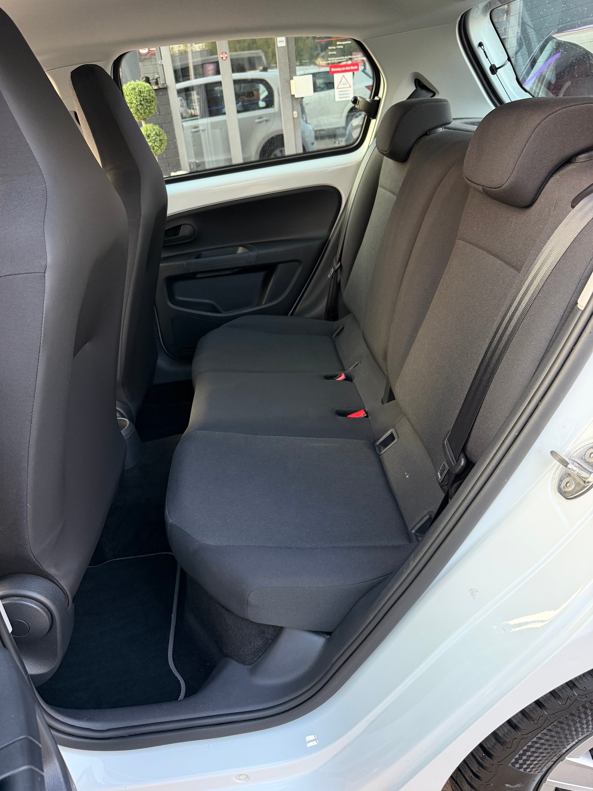 VW e-Up-image-12