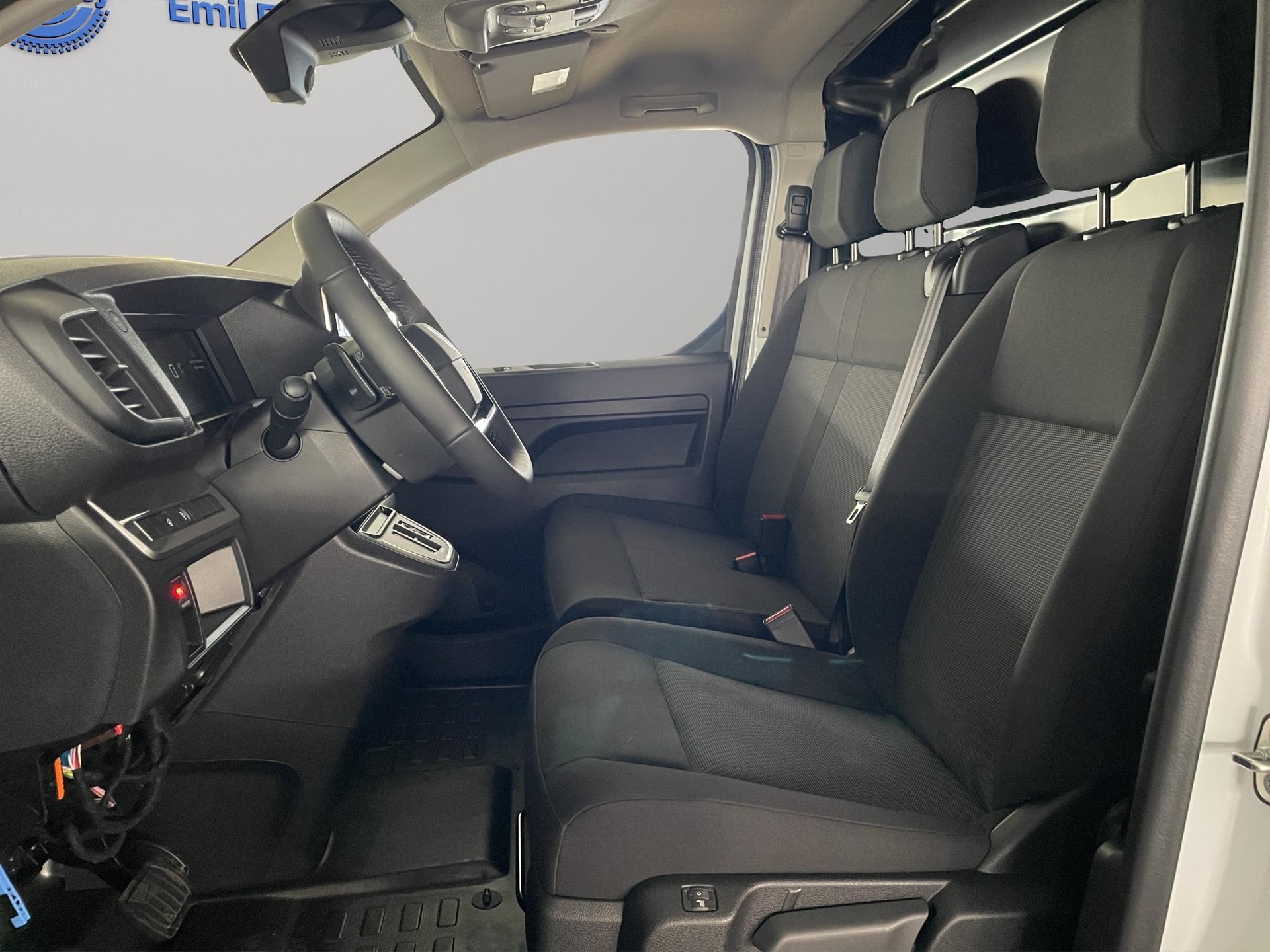 PEUGEOT e-Expert Kaw. Standard 75 kWh-image-7