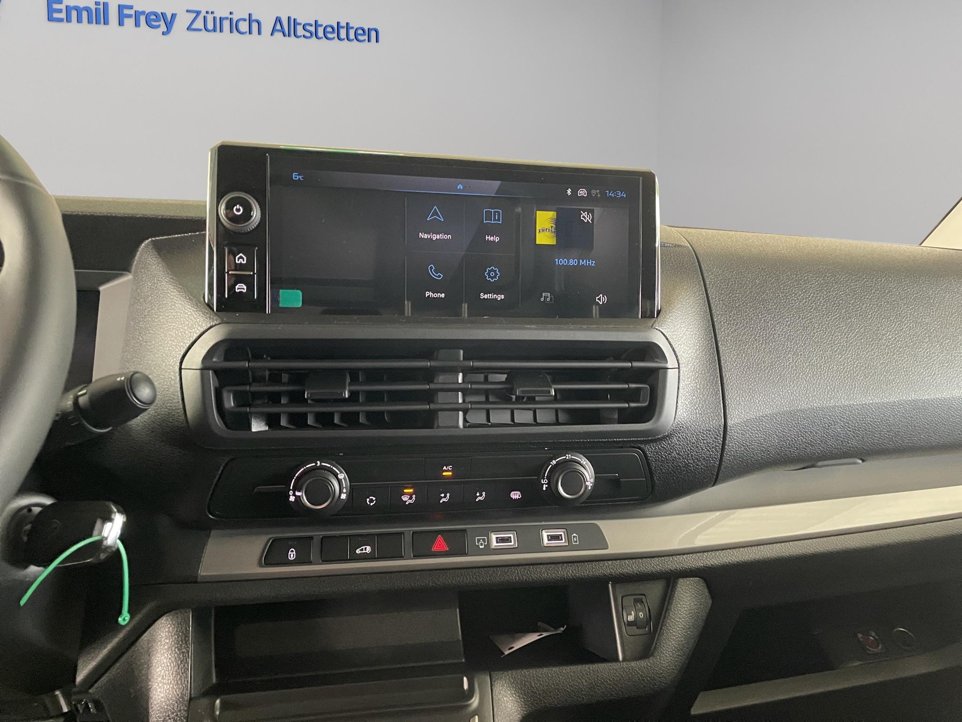 PEUGEOT e-Expert Kaw. Standard 75 kWh-image-13
