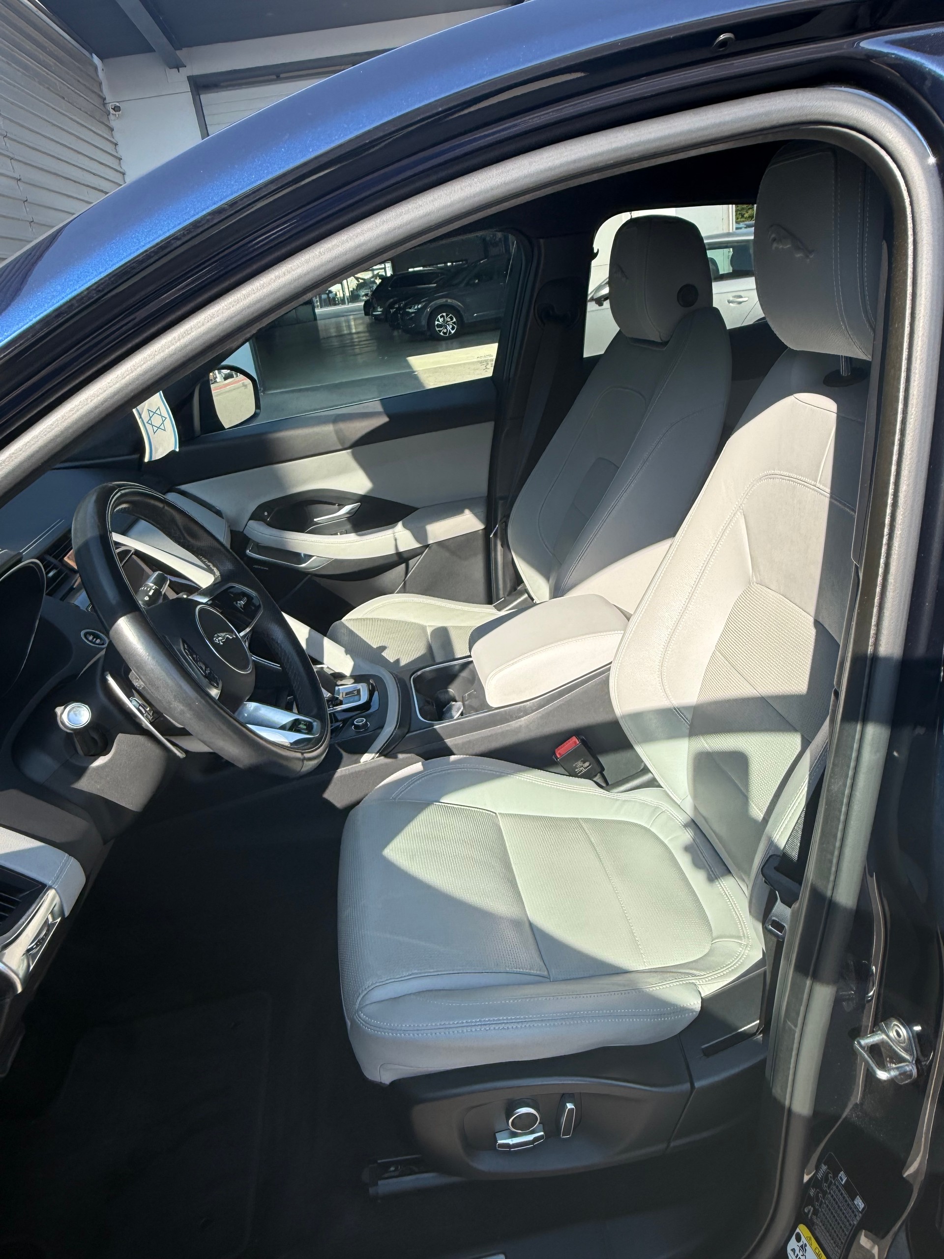 JAGUAR E-Pace 1.5 P300e R-Dynamic AWD S-image-2