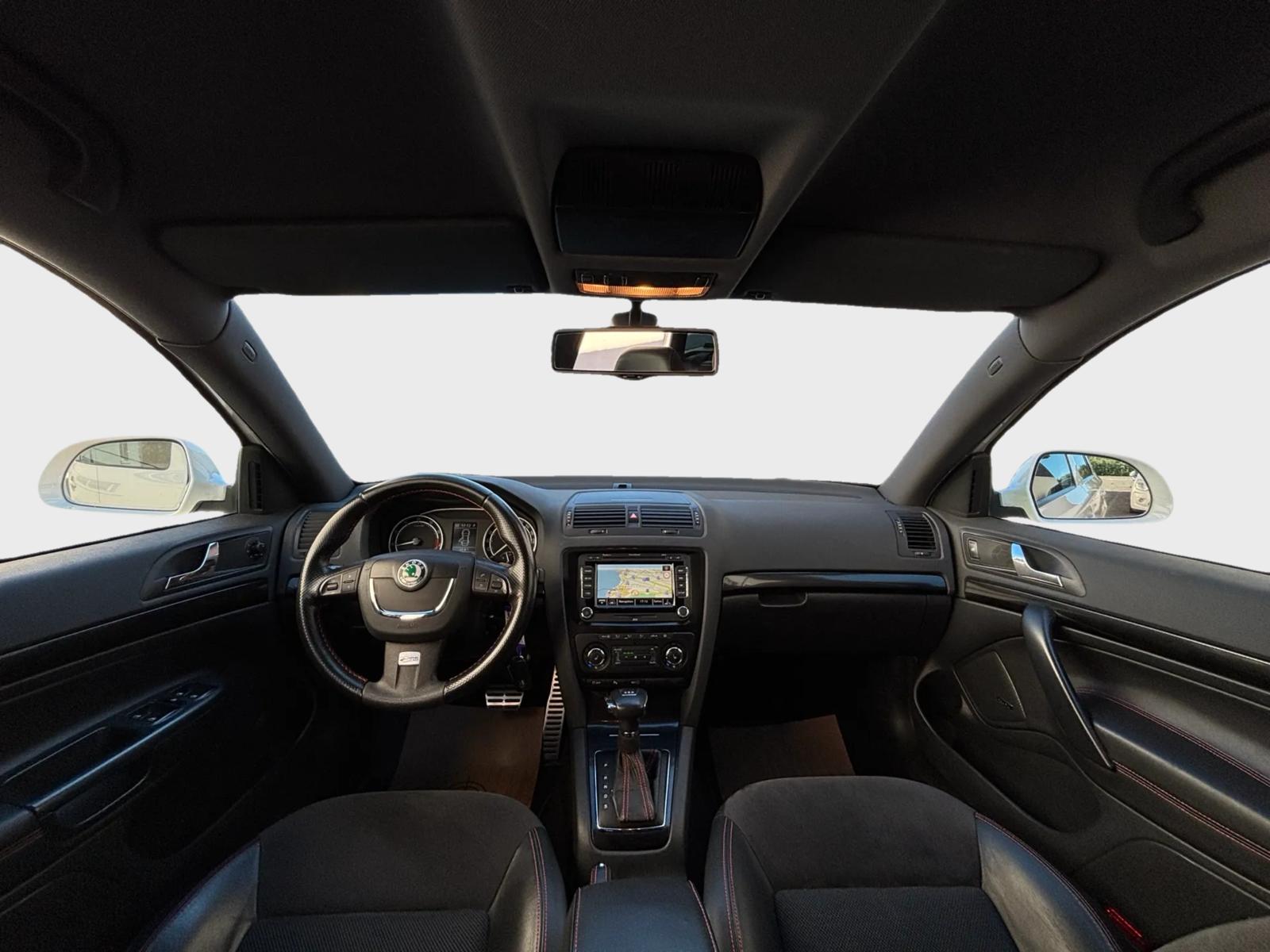 SKODA Octavia Combi 2.0 TSI RS DSG-image-7