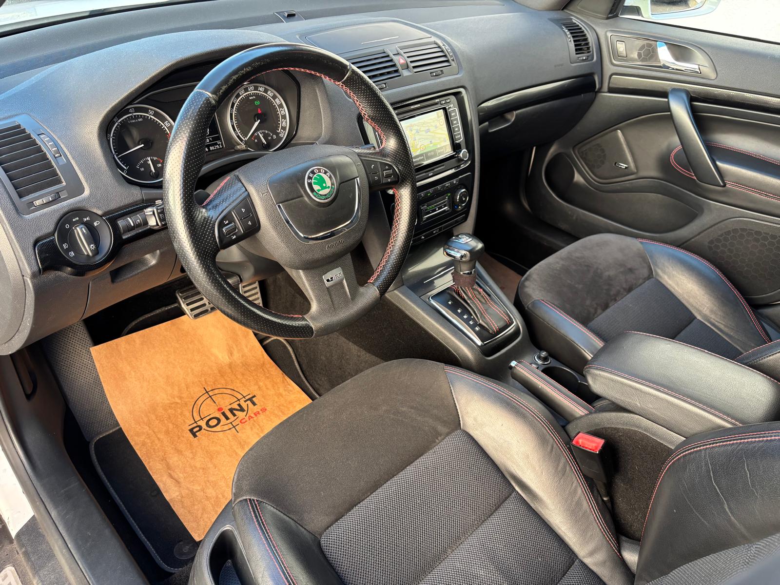 SKODA Octavia Combi 2.0 TSI RS DSG-image-8