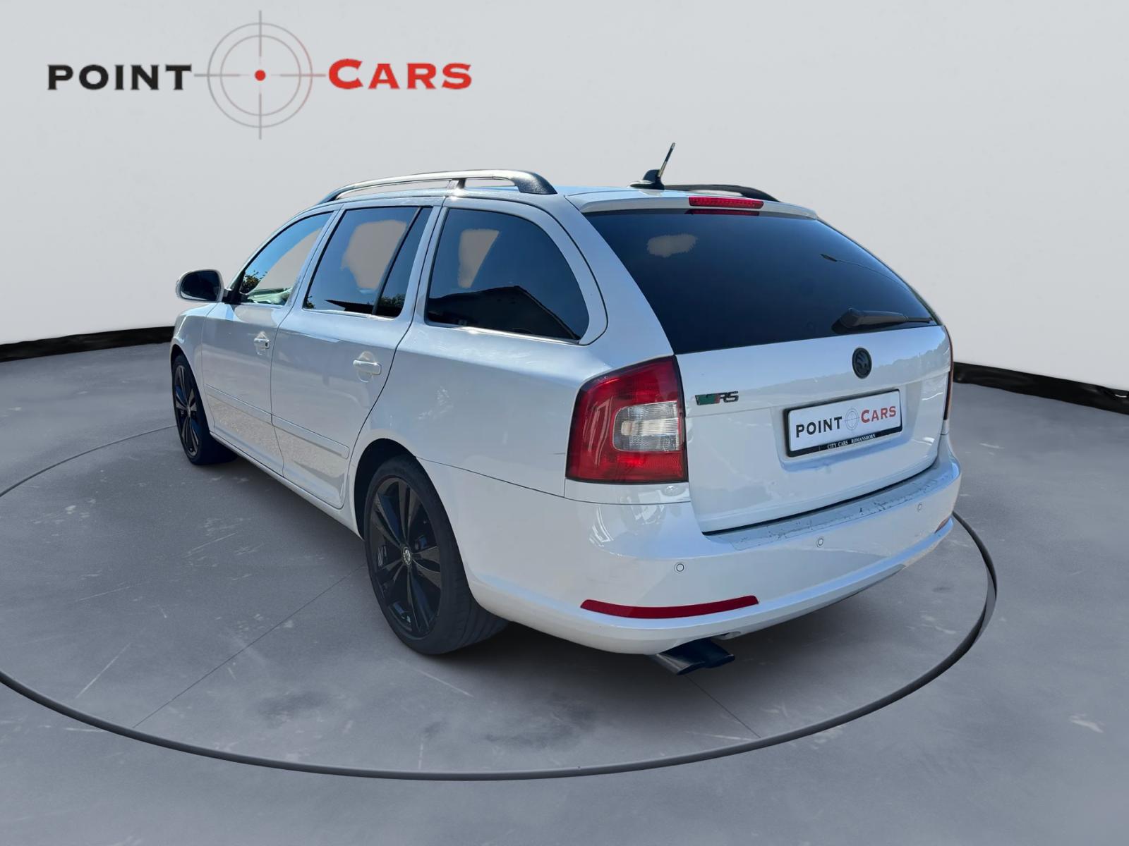 SKODA Octavia Combi 2.0 TSI RS DSG-image-2