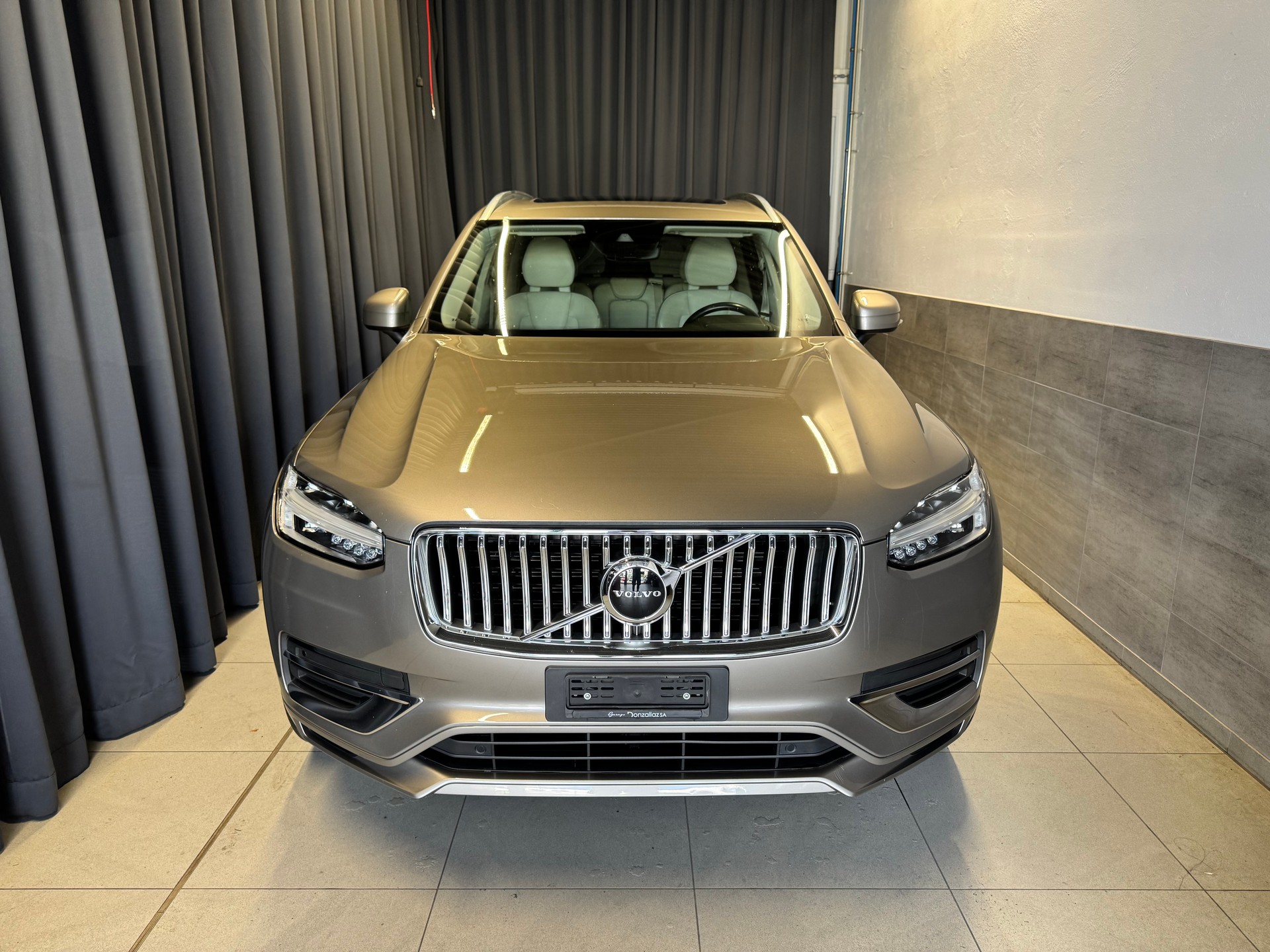 VOLVO XC90 B5 Diesel Mild Hybrid AWD Inscription Geartronic(12)(M)-image-1