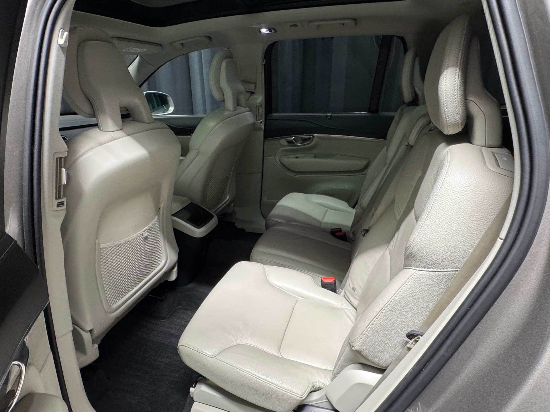 VOLVO XC90 B5 Diesel Mild Hybrid AWD Inscription Geartronic(12)(M)-image-7