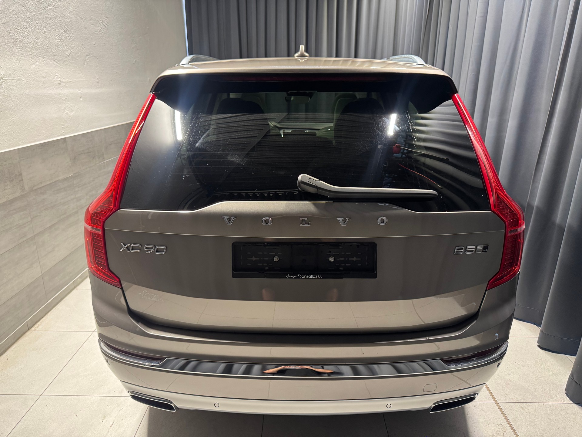 VOLVO XC90 B5 Diesel Mild Hybrid AWD Inscription Geartronic(12)(M)-image-4