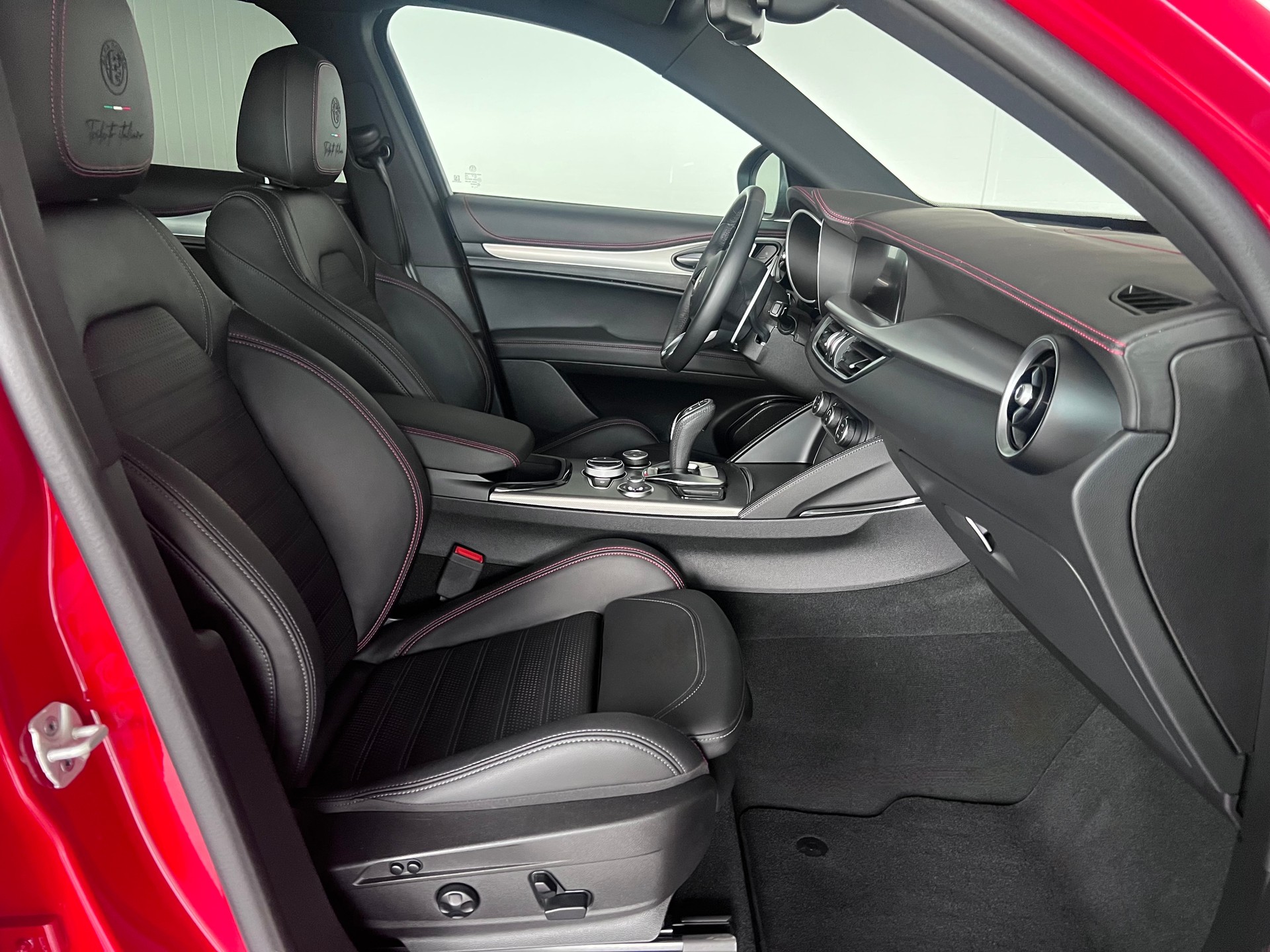 ALFA ROMEO Stelvio 2.0 Tributo Italiano Q4 AT8-image-15