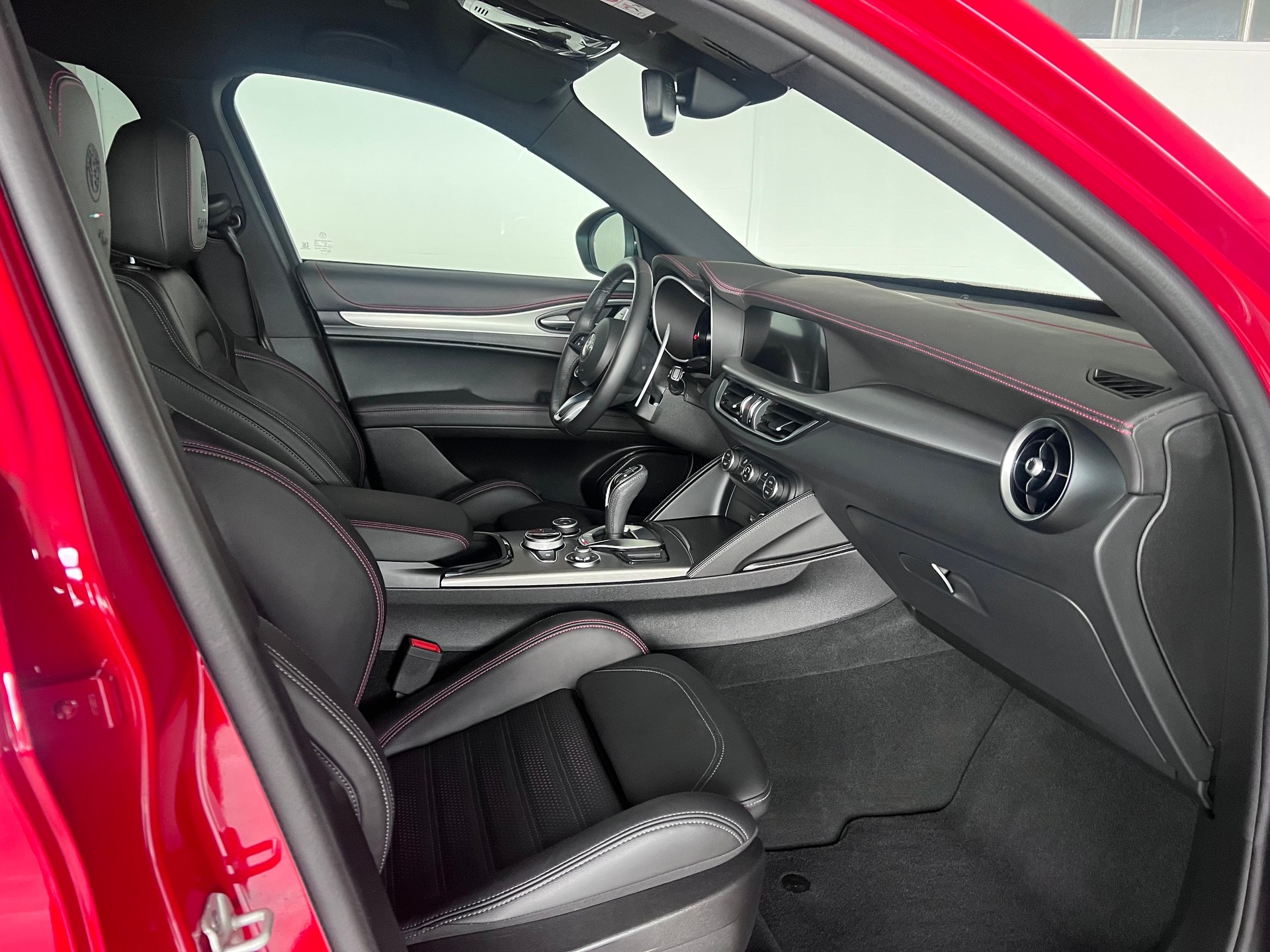 ALFA ROMEO Stelvio 2.0 Tributo Italiano Q4 AT8-image-14