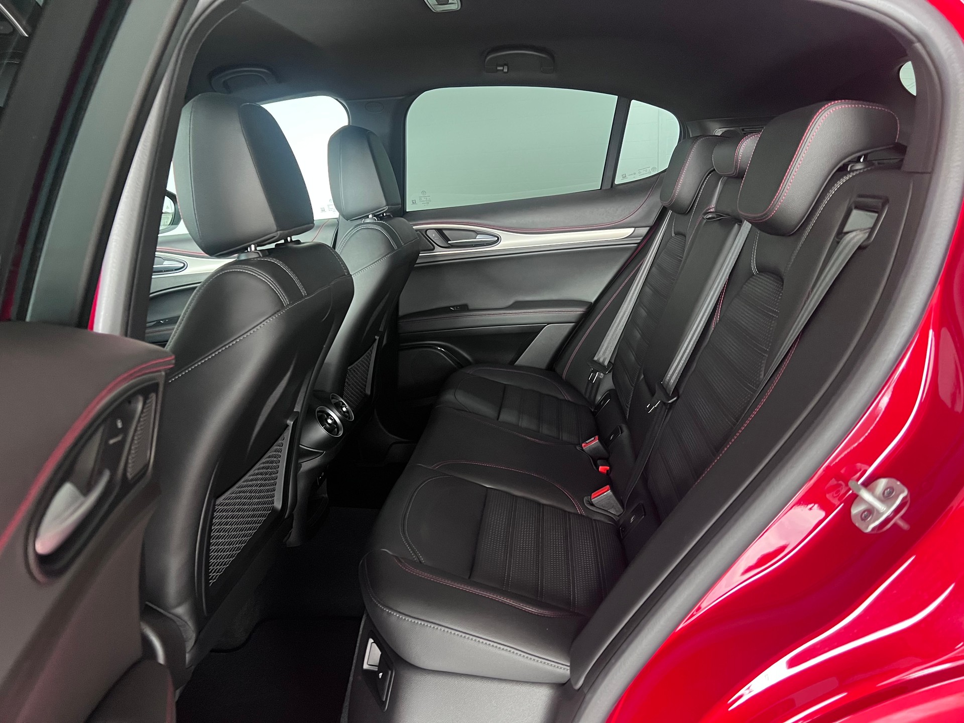 ALFA ROMEO Stelvio 2.0 Tributo Italiano Q4 AT8-image-13