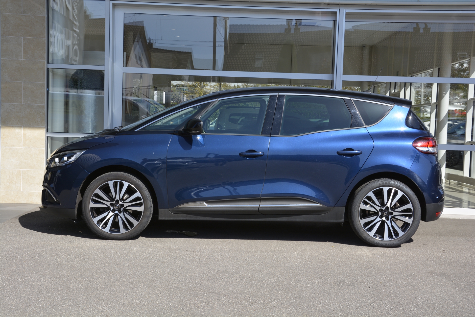 RENAULT Scenic 1.3 TCe 160 Intens EDC PF-image-2
