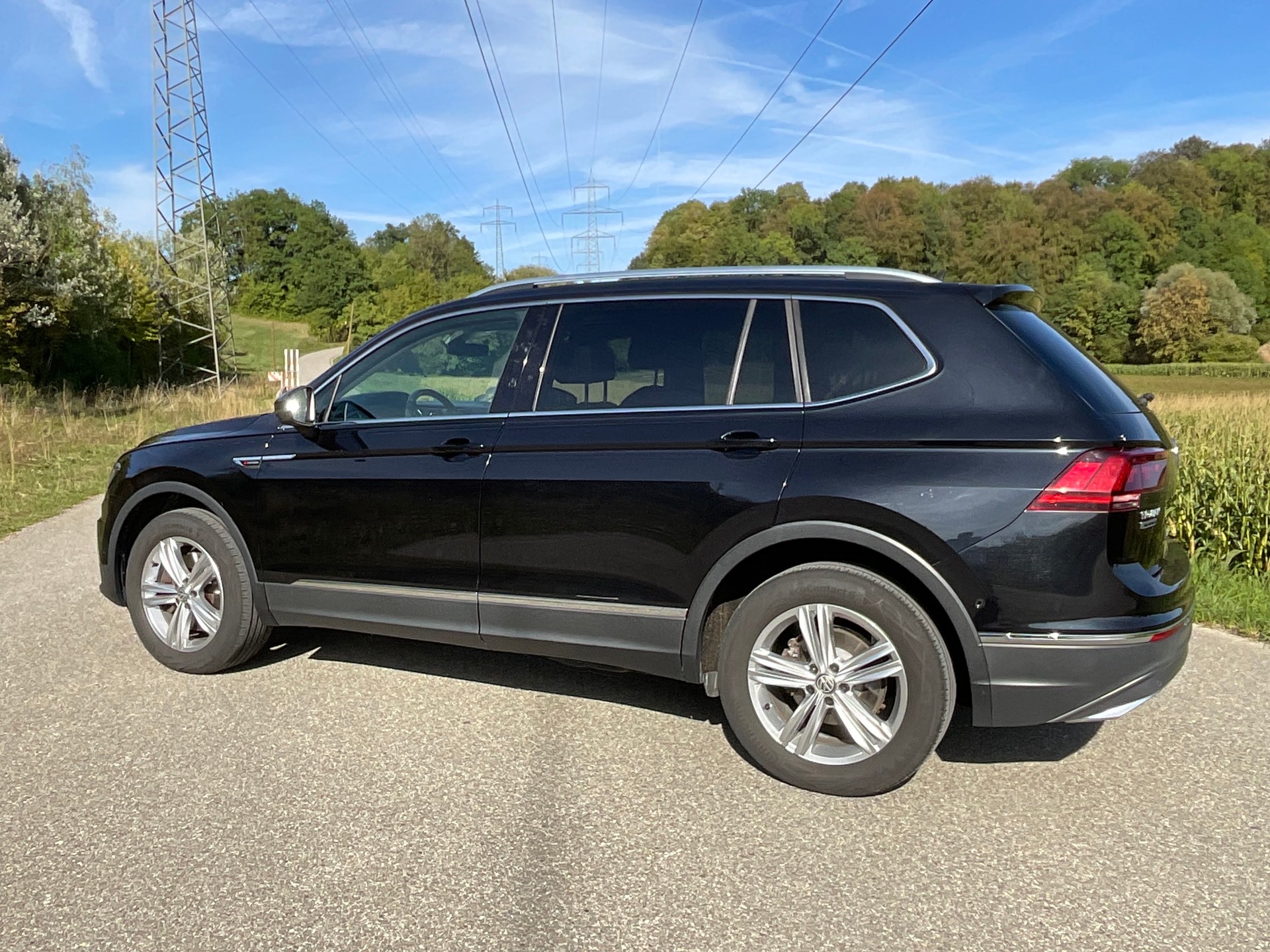 VW Tiguan 2.0 TSI Highline DSG Allspace 4-Motion 7-Plätzer-image-12