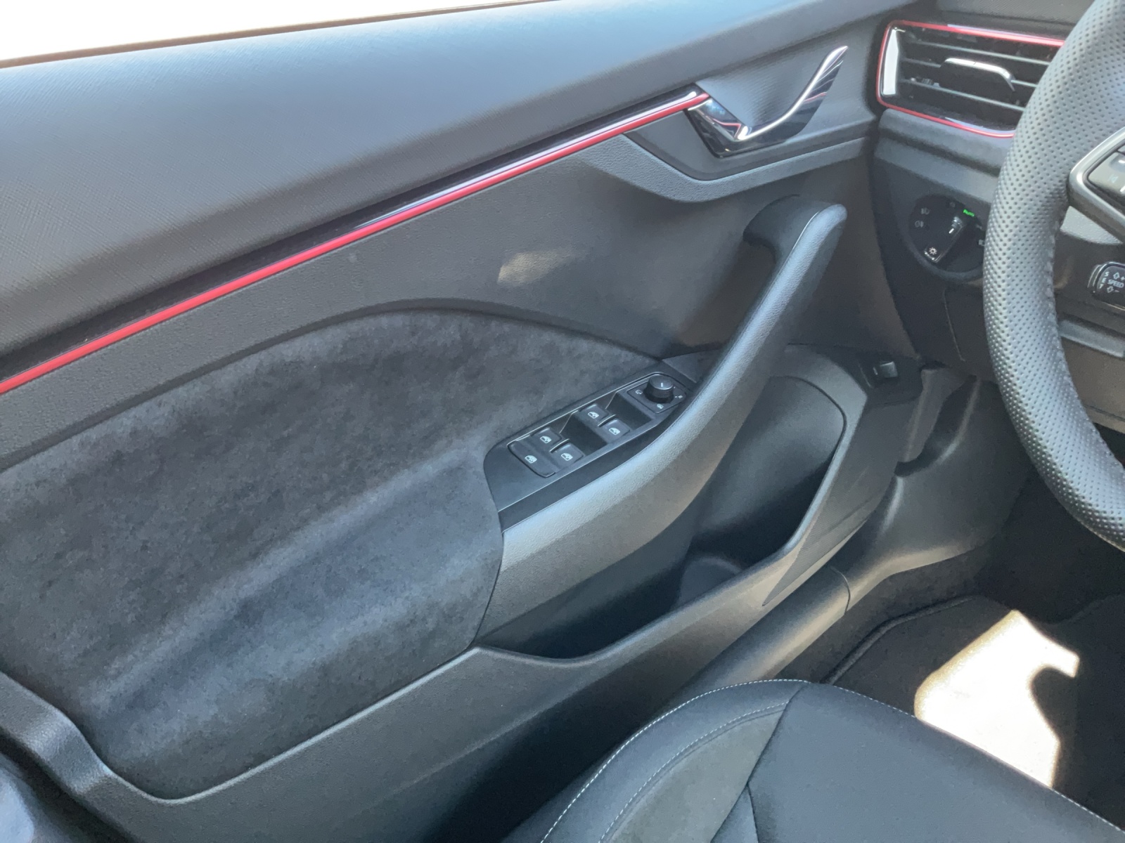 SKODA Kamiq 1.0 TSI Dynamic DSG-image-9