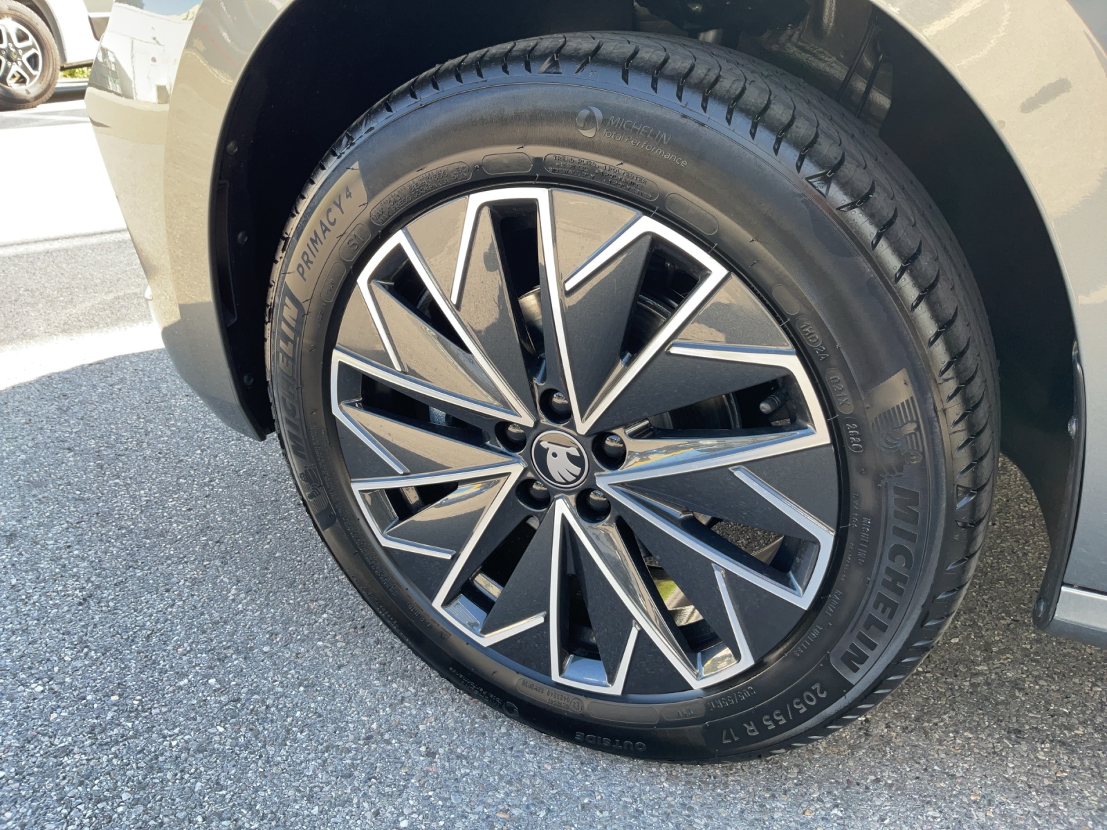 SKODA Kamiq 1.0 TSI Dynamic DSG-image-13