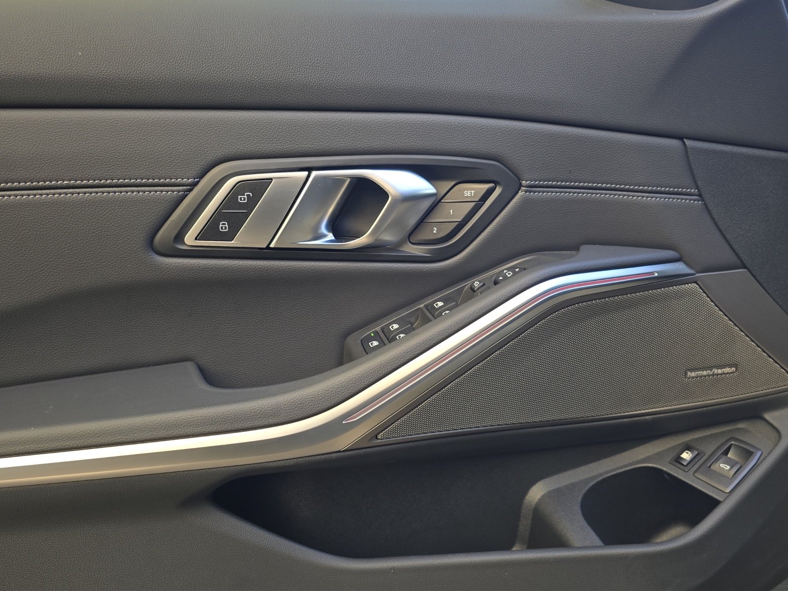 BMW 330e xDr Tour M Sport-image-17