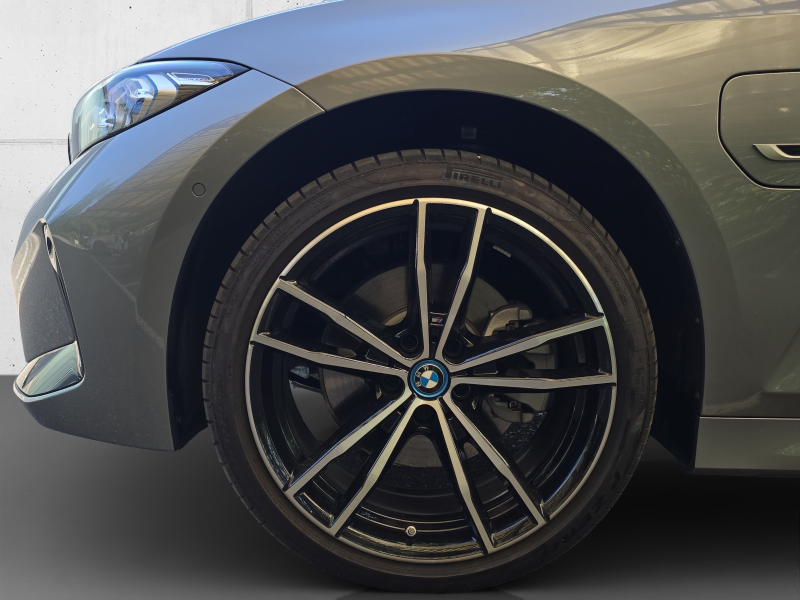 BMW 330e xDr Tour M Sport-image-8
