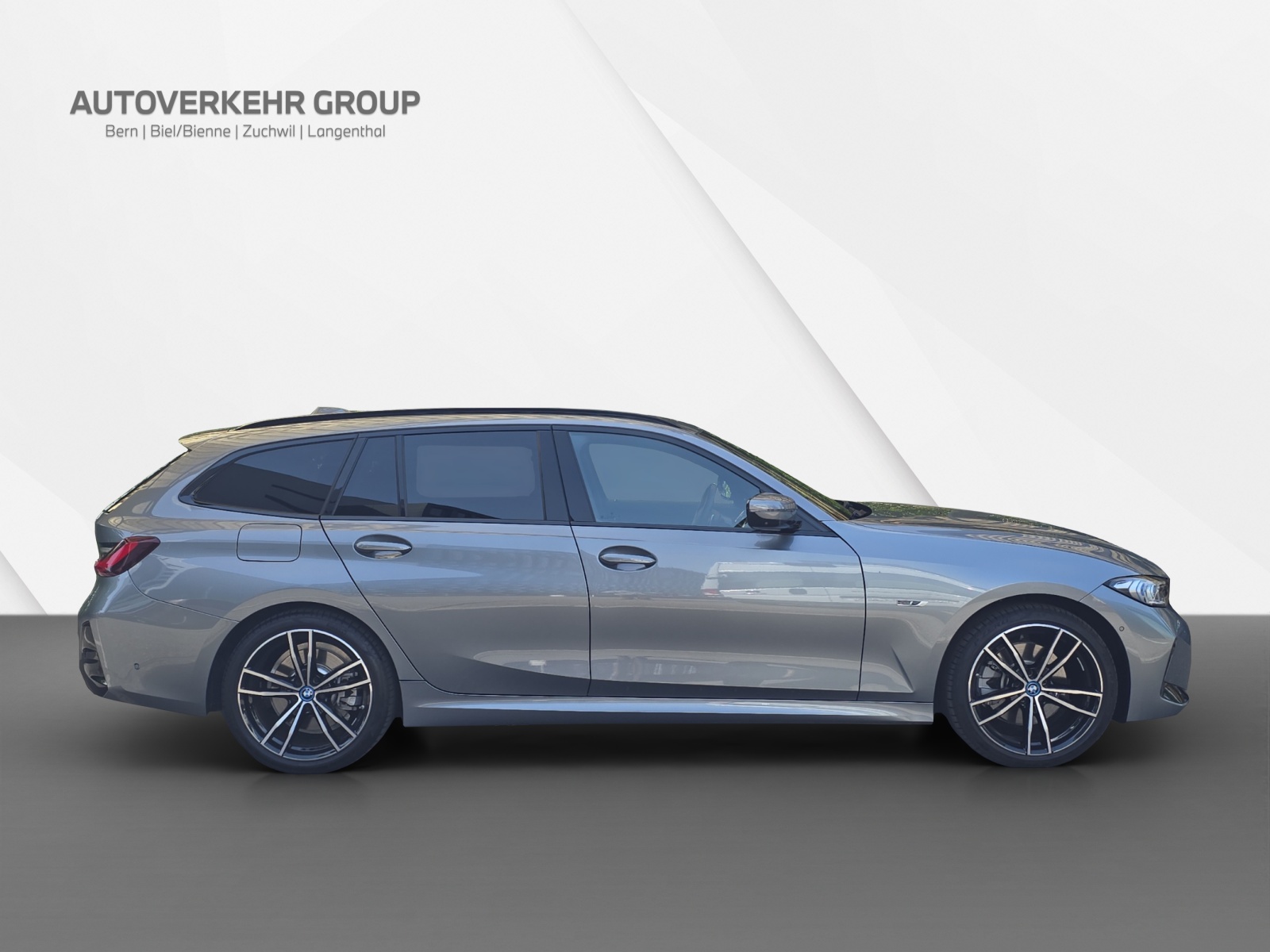 BMW 330e xDr Tour M Sport-showroom-element-3