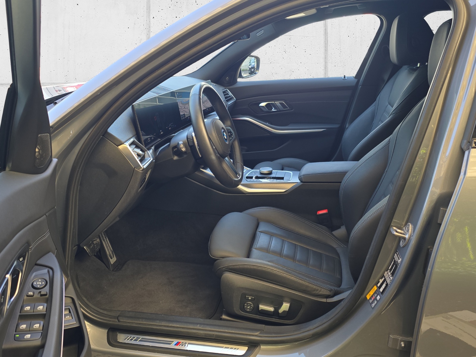 BMW 330e xDr Tour M Sport-image-9