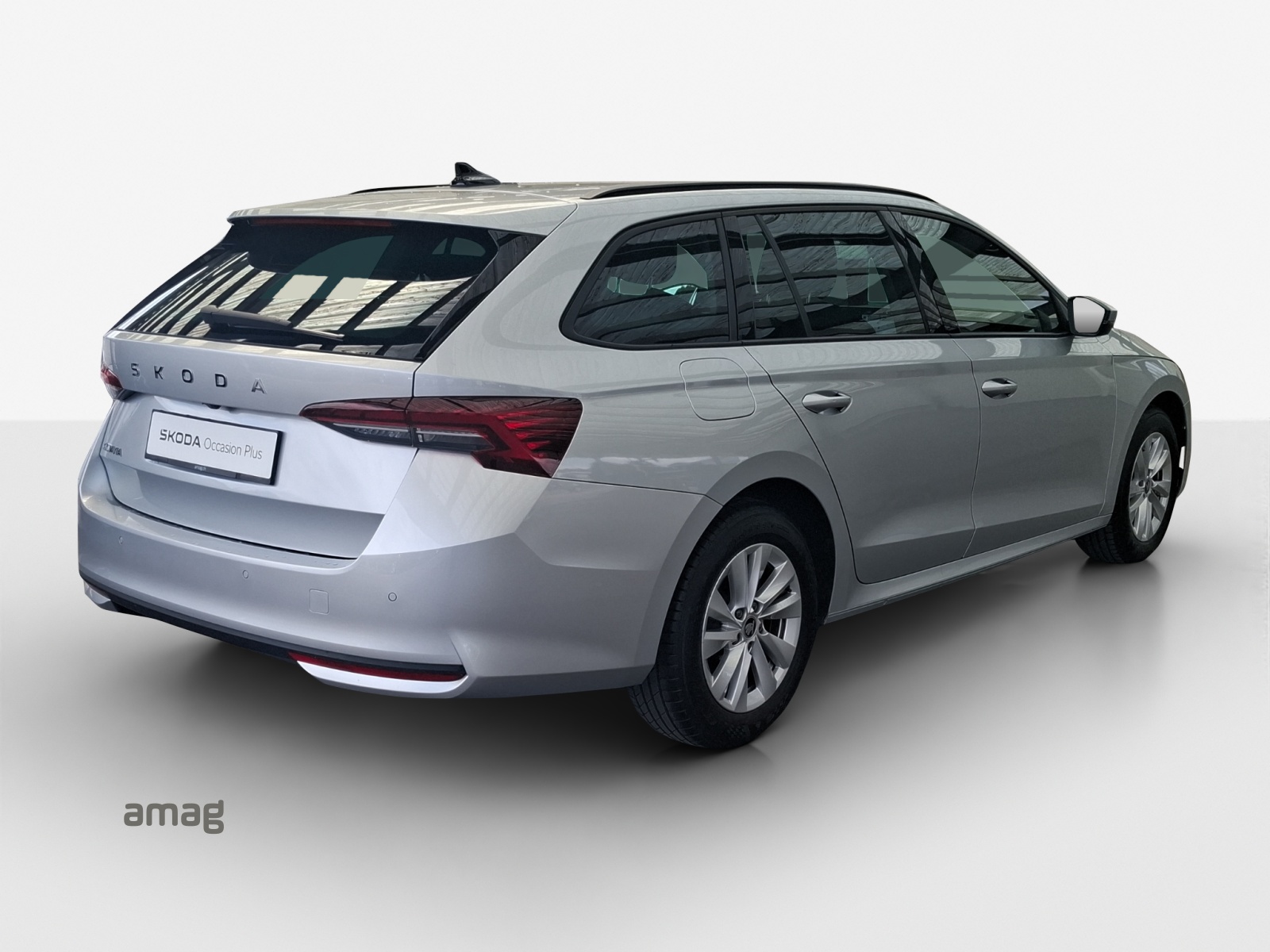 SKODA Octavia Combi 1.5 TSI mHEV DSG Dynamic-image-4