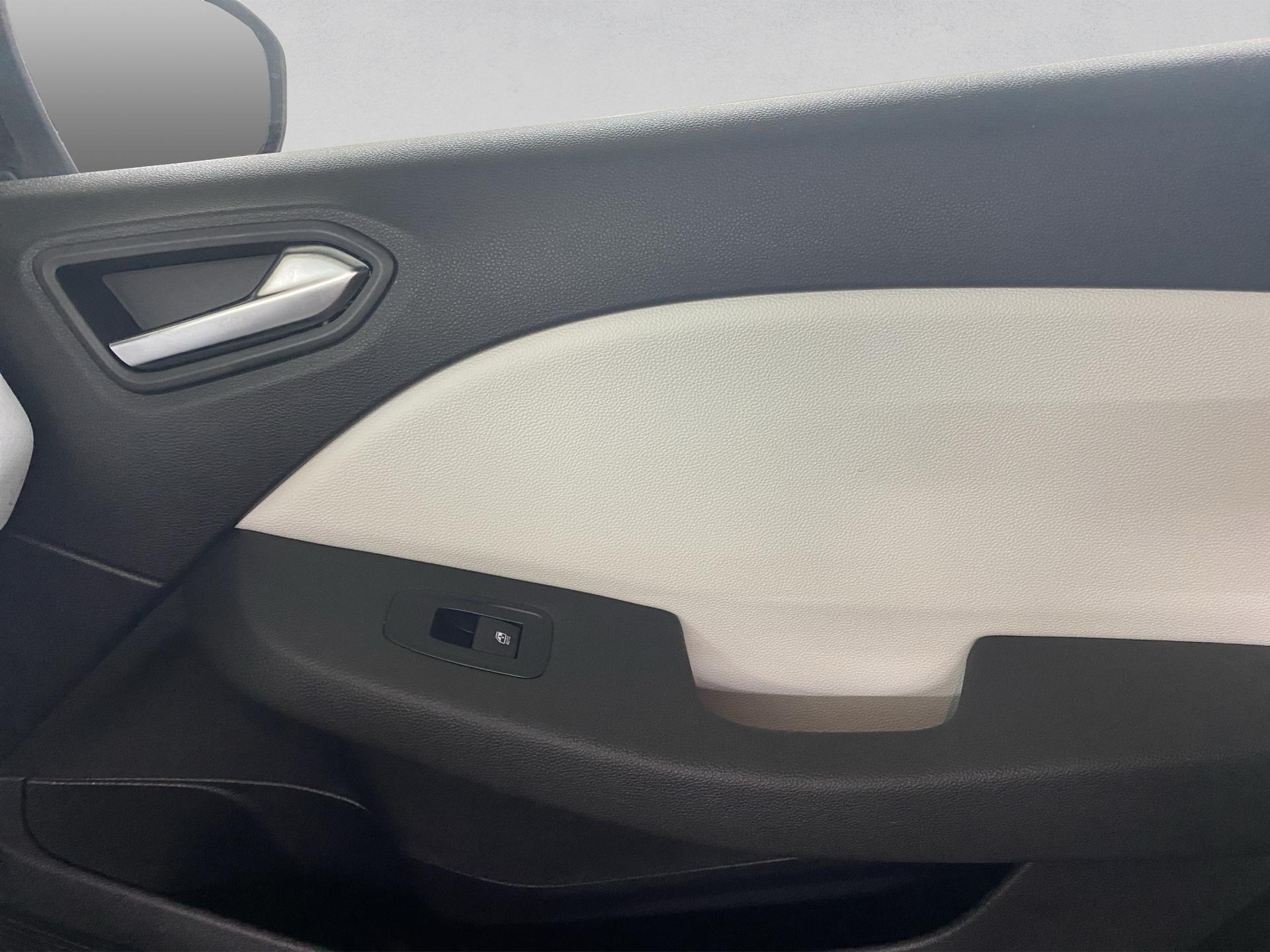 RENAULT Clio 1.0 Techno CVT-image-25