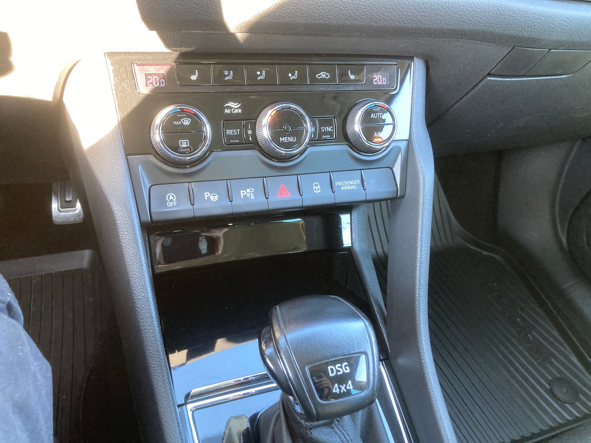 SKODA Kodiaq 2.0 TDI SCR Style 4x4 DSG mit Anhängerkupplung-image-13