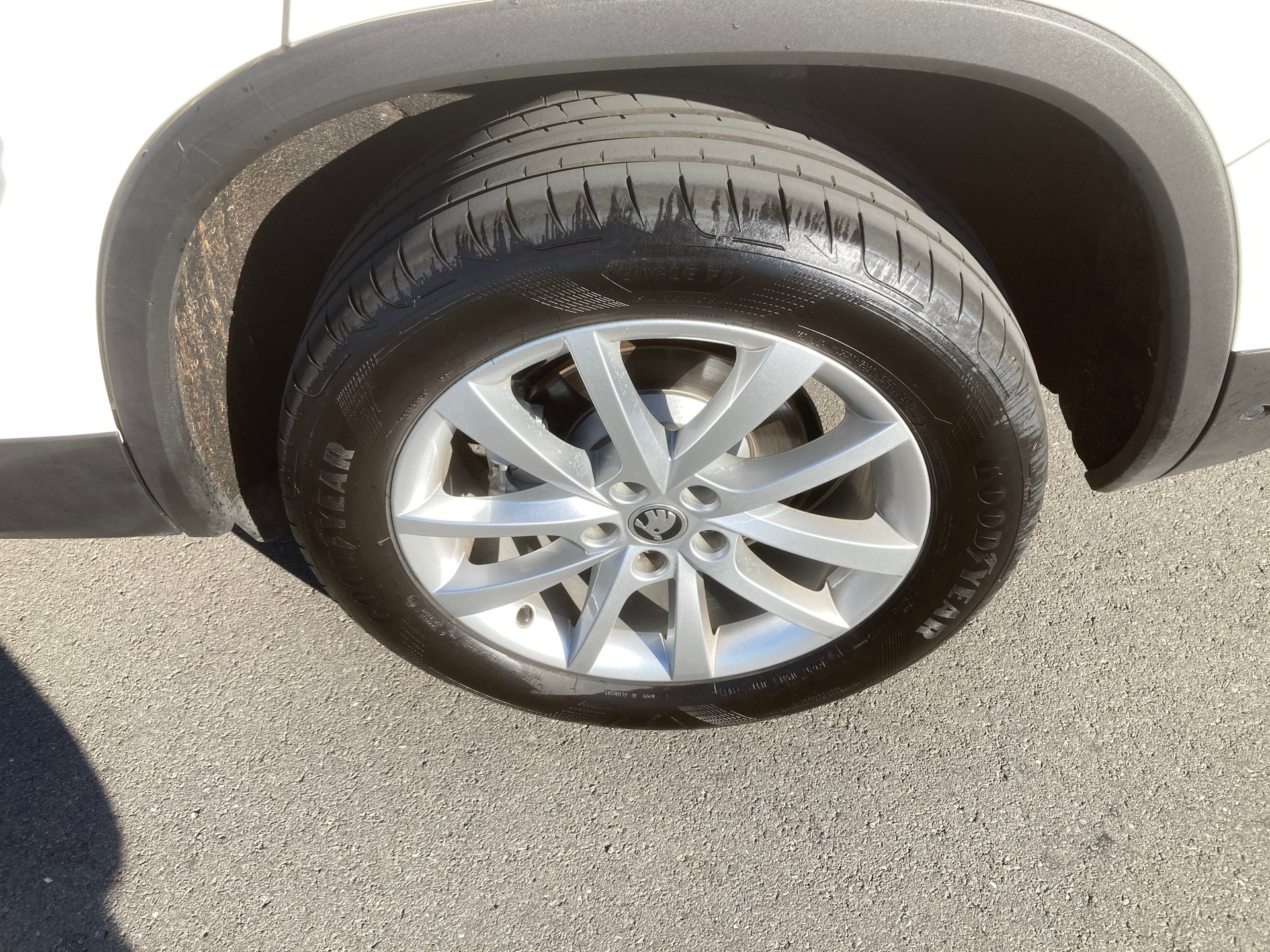 SKODA Kodiaq 2.0 TDI SCR Style 4x4 DSG mit Anhängerkupplung-image-6