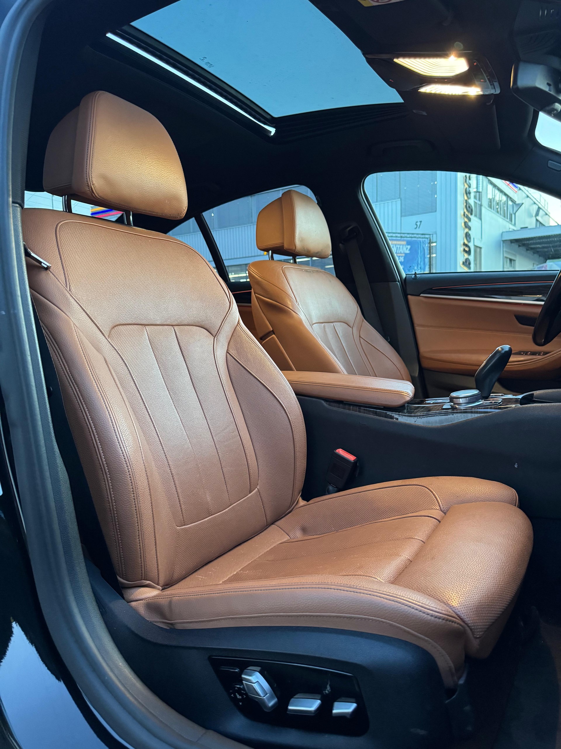 BMW BMW 530d xDrive Steptronic-image-11