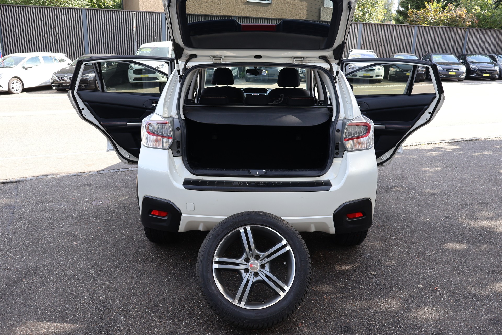 SUBARU XV 2.0D Swiss Three AWD-image-8