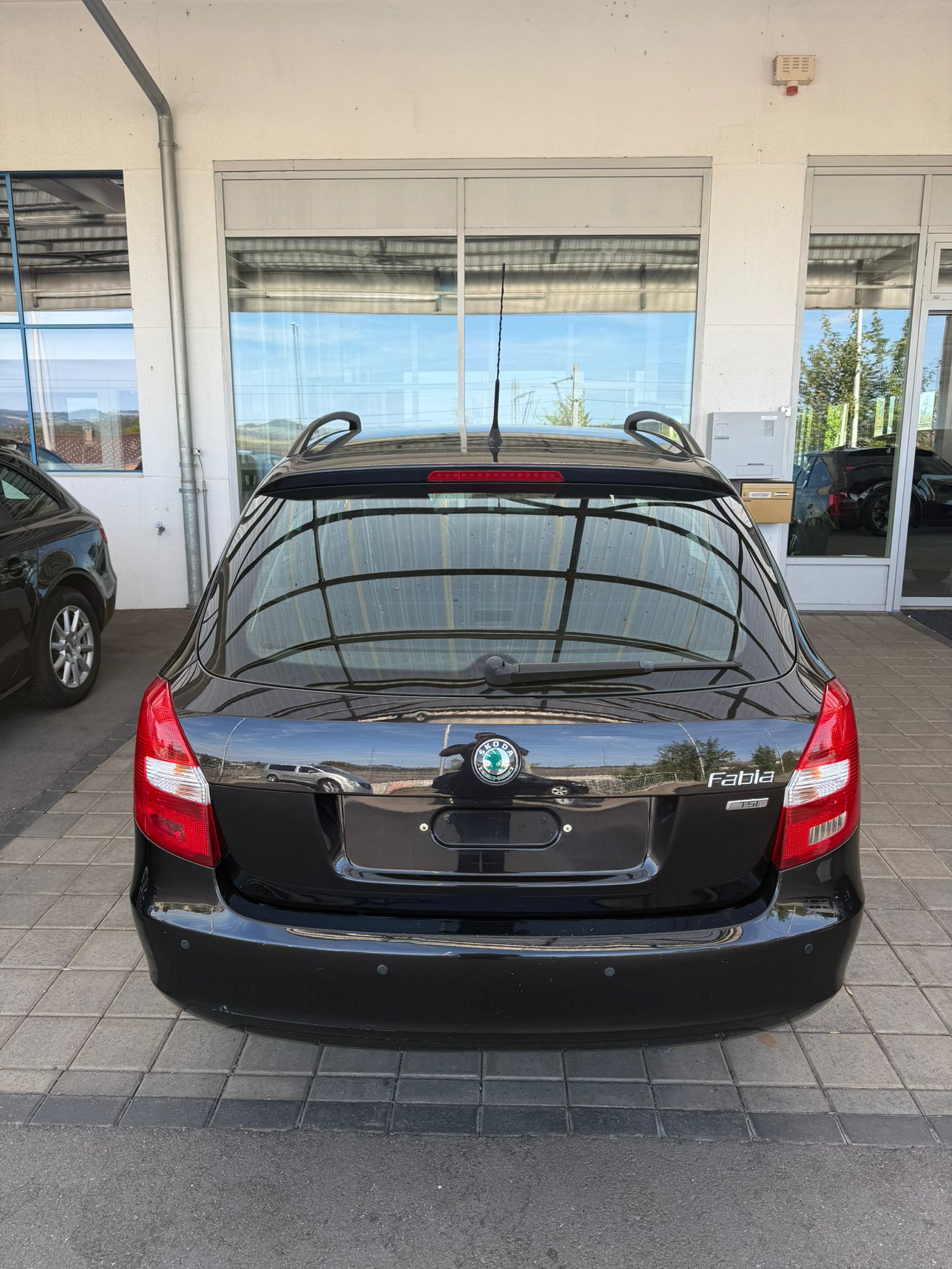 SKODA Fabia 1.2 TSI Classic-image-4