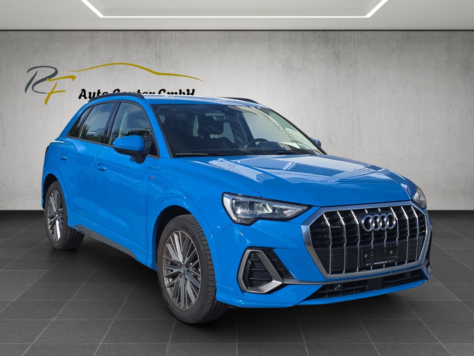 AUDI Q3 40 TFSI S line quattro S-tronic-image-2
