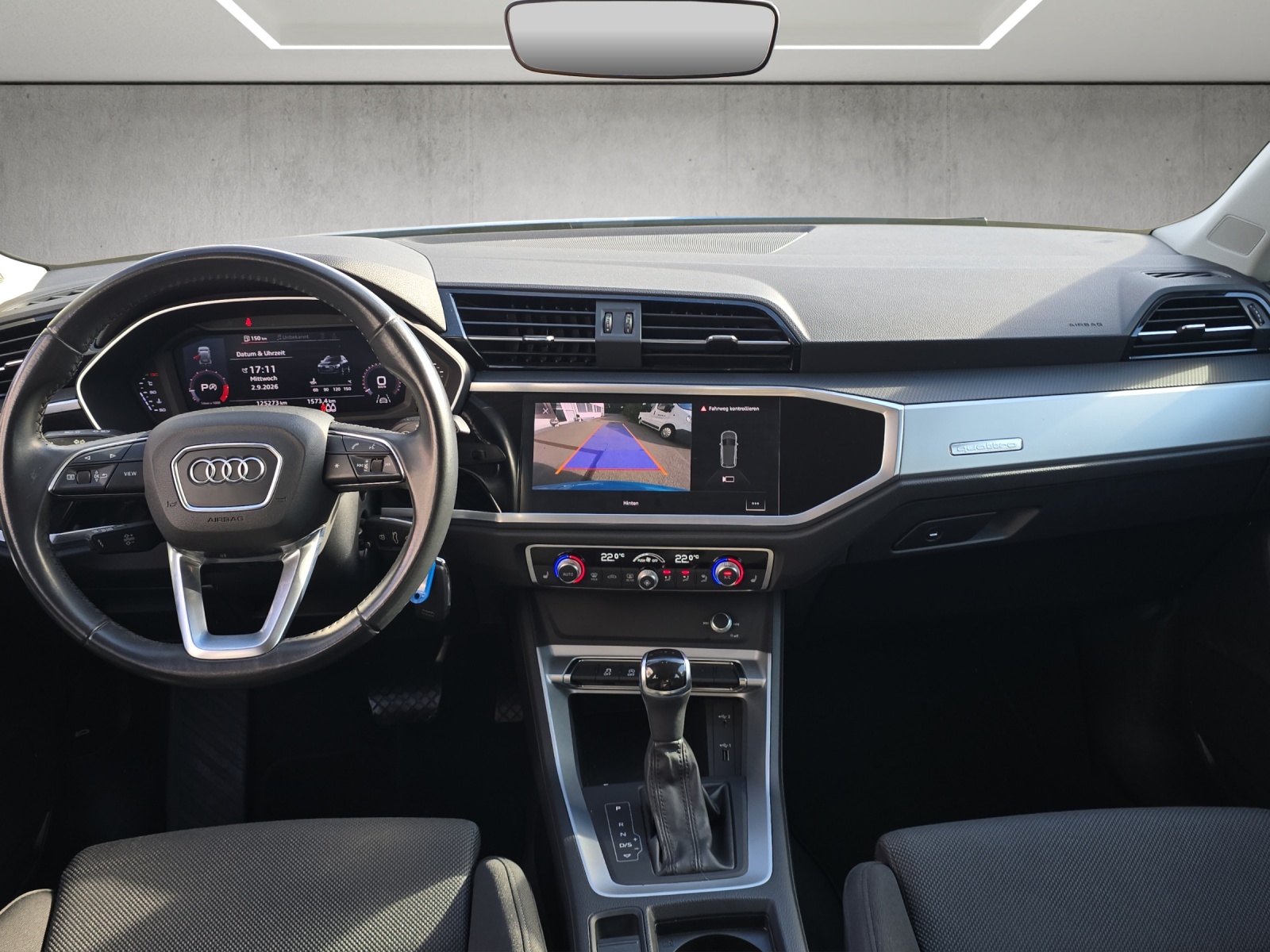 AUDI Q3 40 TFSI S line quattro S-tronic-image-8