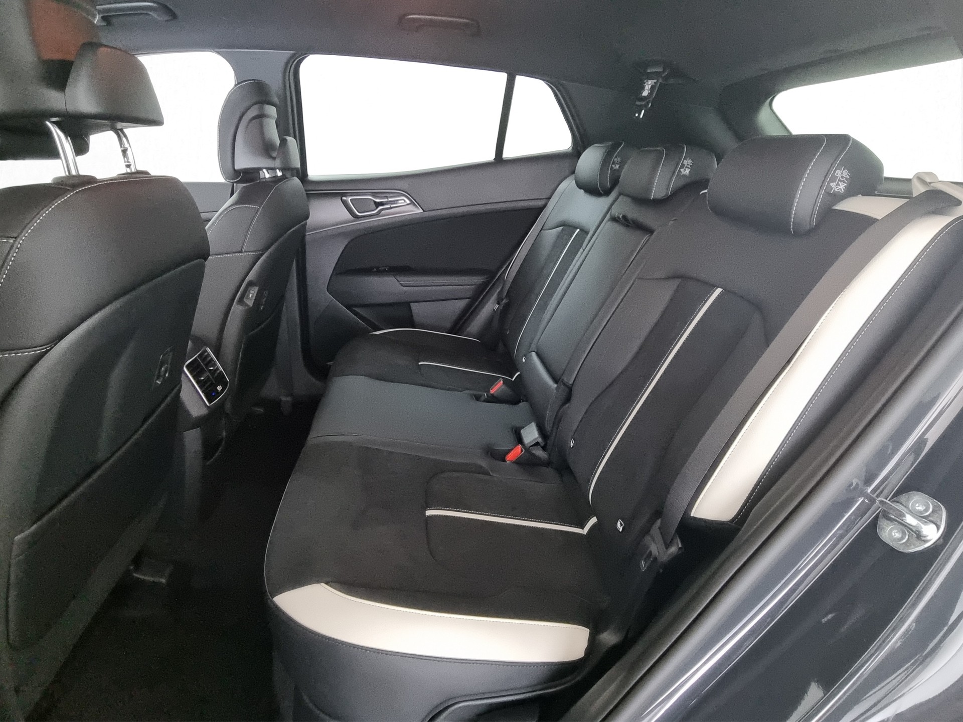 KIA Sportage 1.6 TGDi HEV AWD GT-Line-image-6