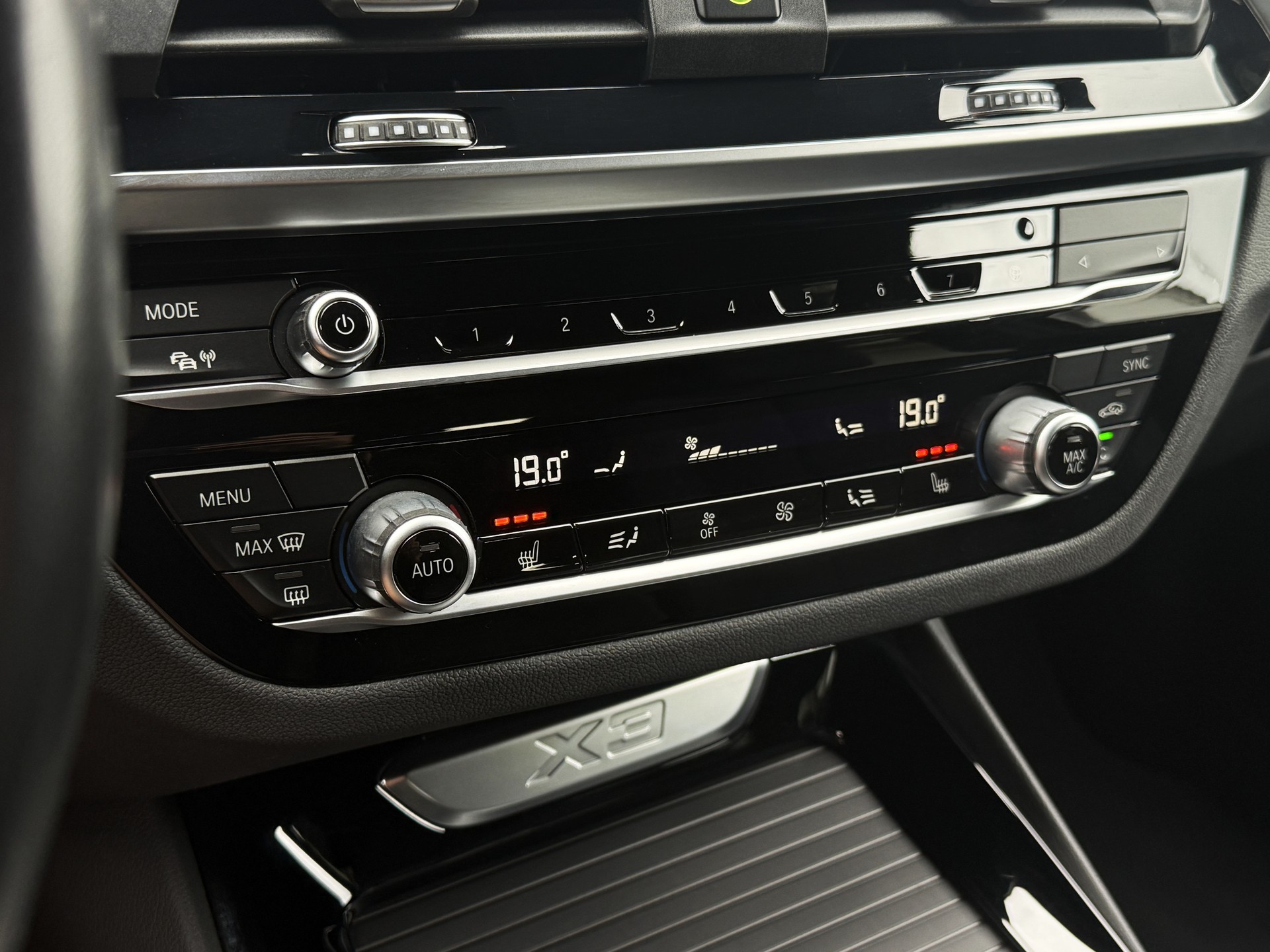 BMW X3 xDrive 20d M Sport Steptronic / Aus 1.Hand-image-24