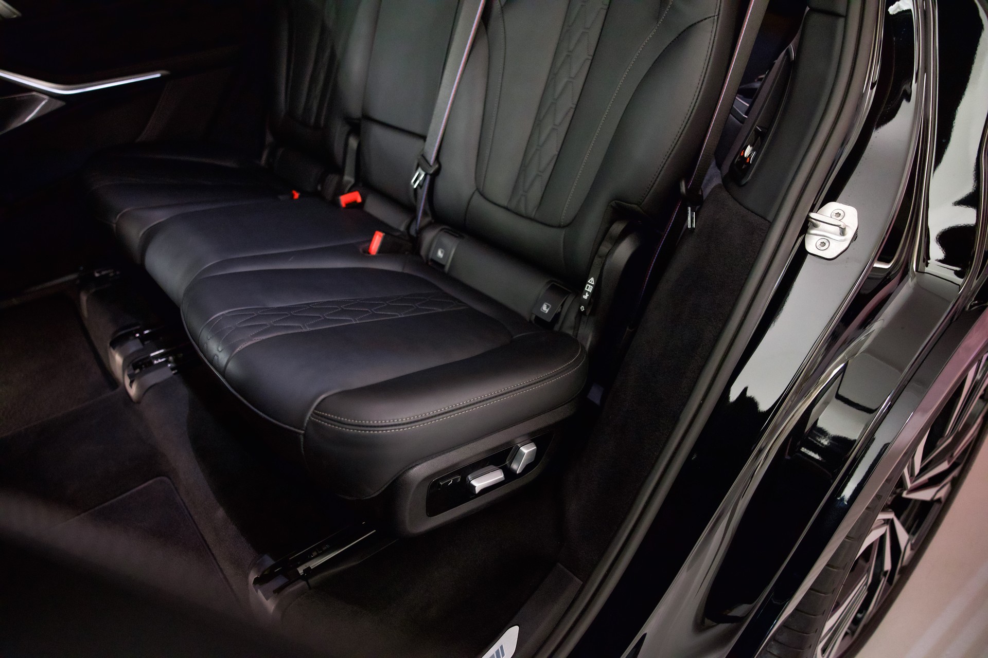 BMW X7 xDrive 48V 40d M Sport Pro Steptronic-image-25