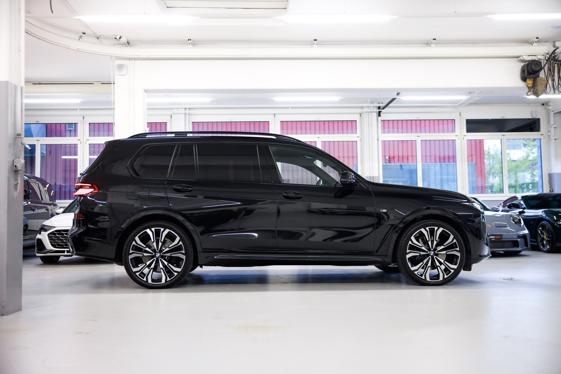 BMW X7 xDrive 48V 40d M Sport Pro Steptronic-showroom-element-3