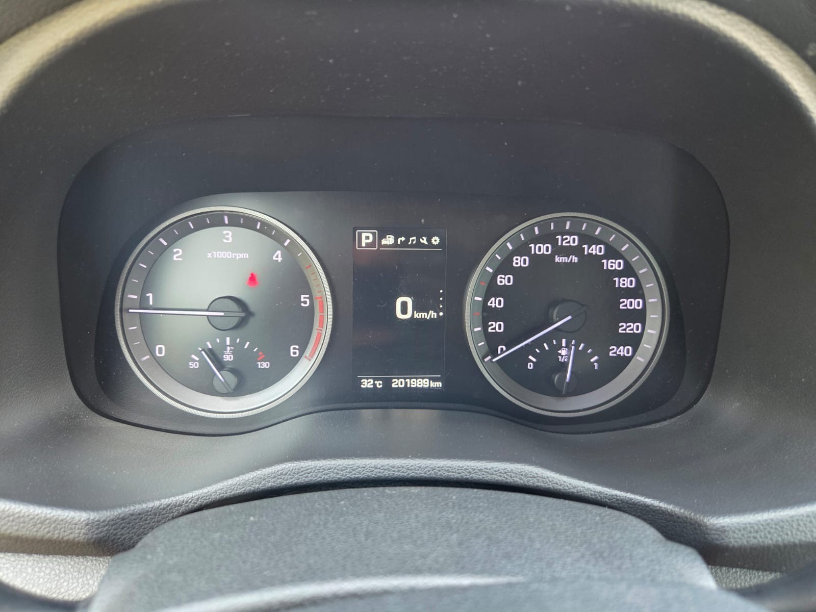 HYUNDAI Tucson 2.0 CRDI Vertex 4WD Automatic-image-12