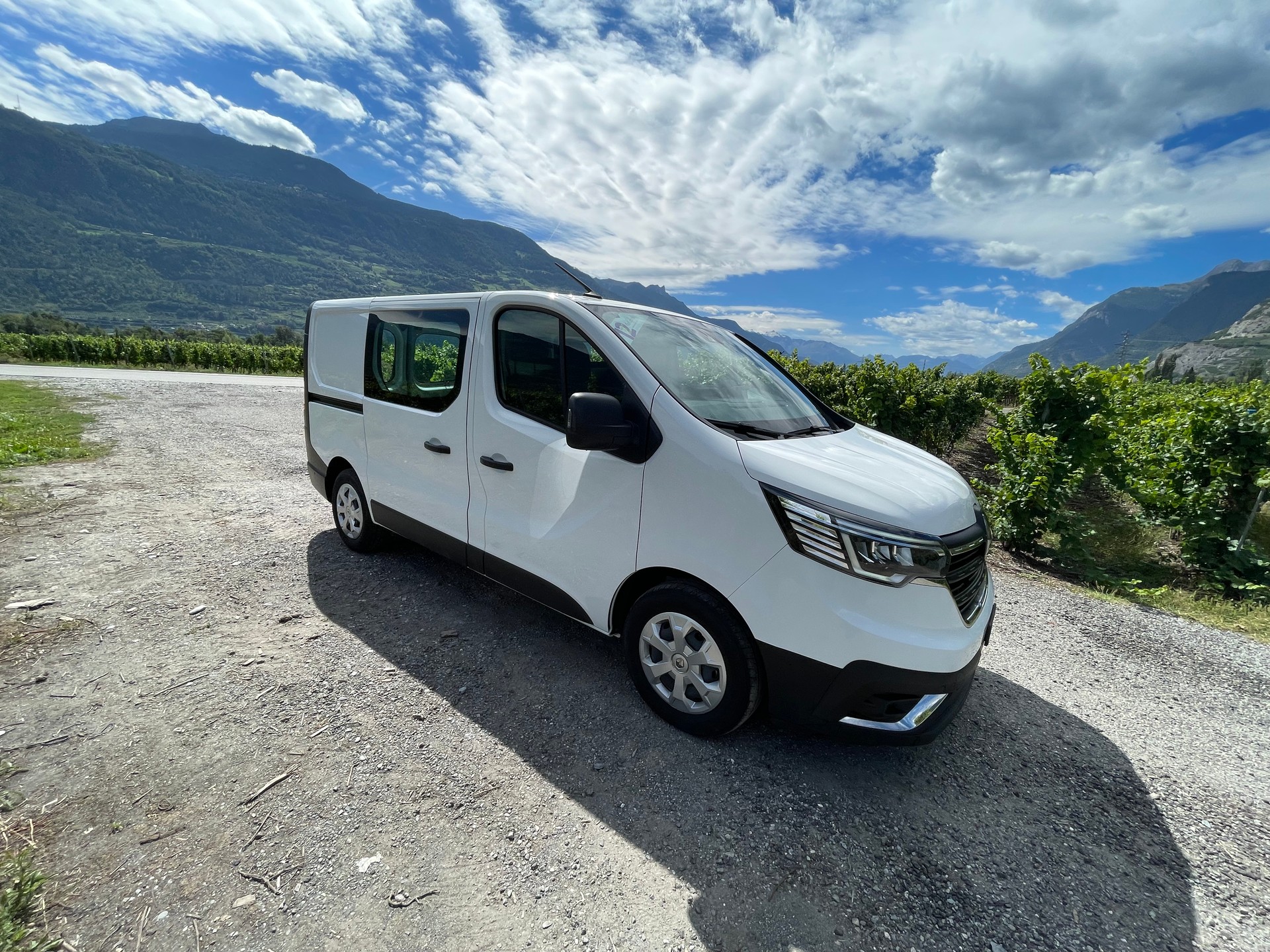 RENAULT Trafic 2.0 Blue dCi 130 Advance L1H1-image-3