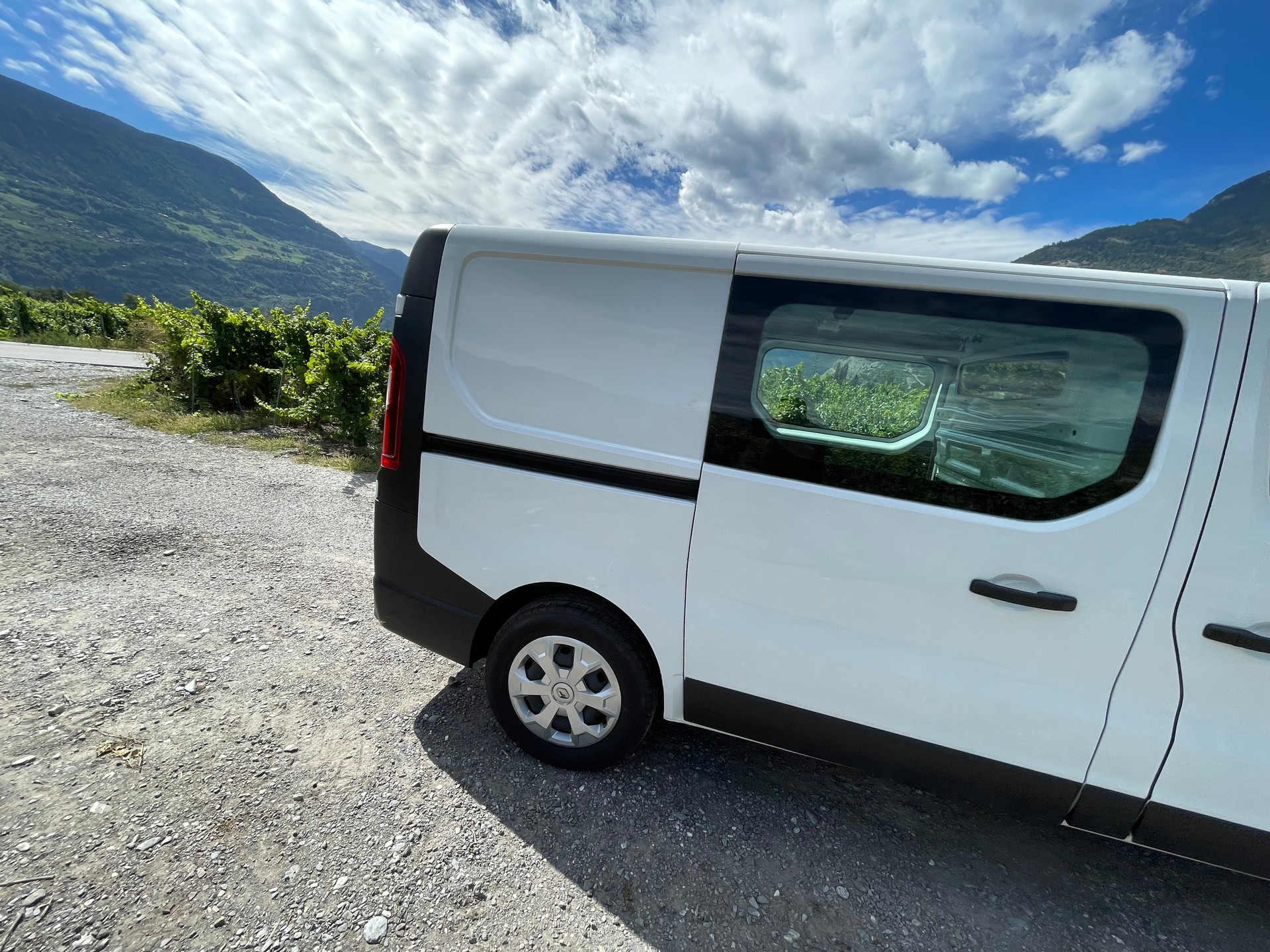 RENAULT Trafic 2.0 Blue dCi 130 Advance L1H1-image-5