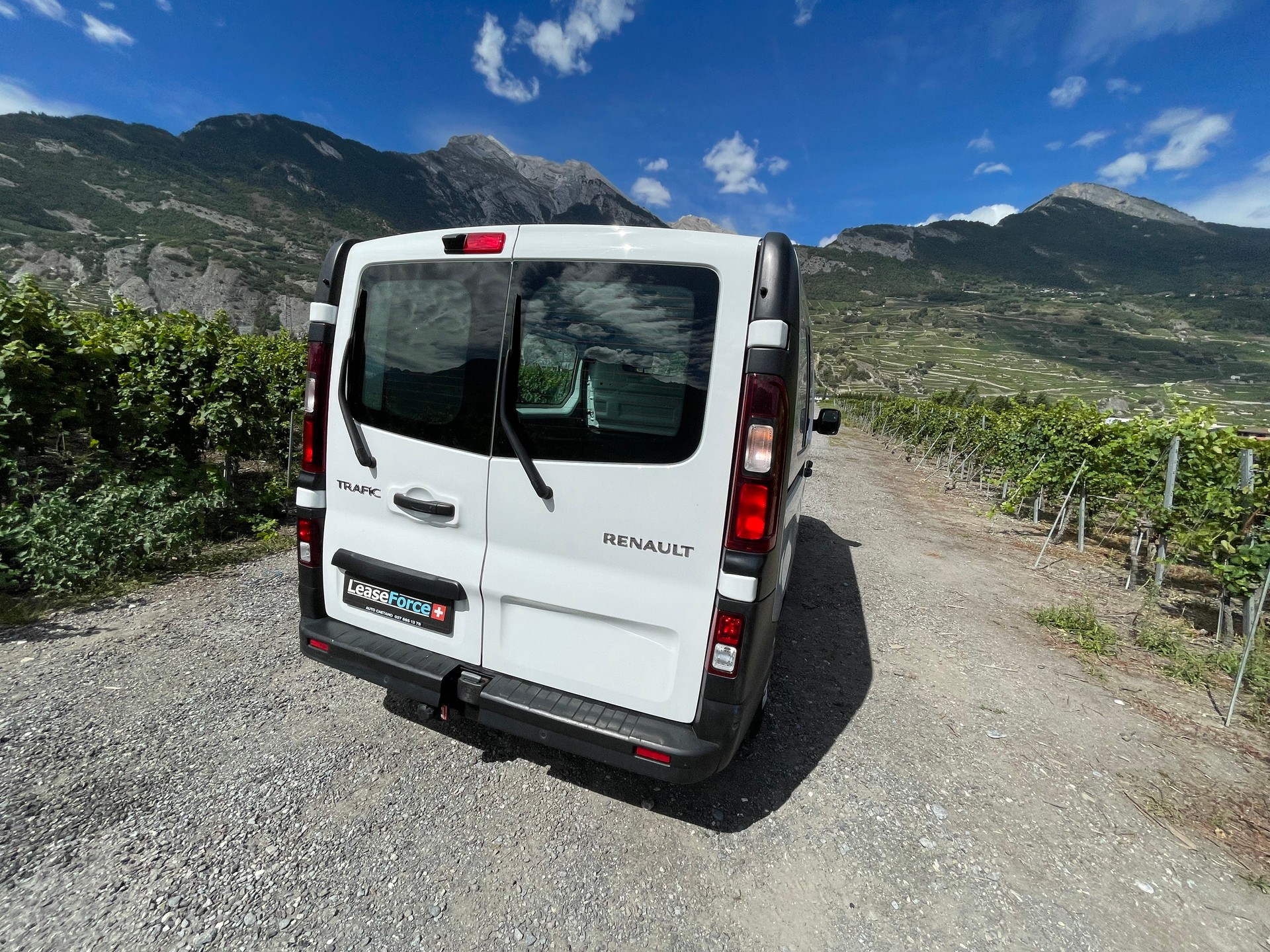 RENAULT Trafic 2.0 Blue dCi 130 Advance L1H1-image-7