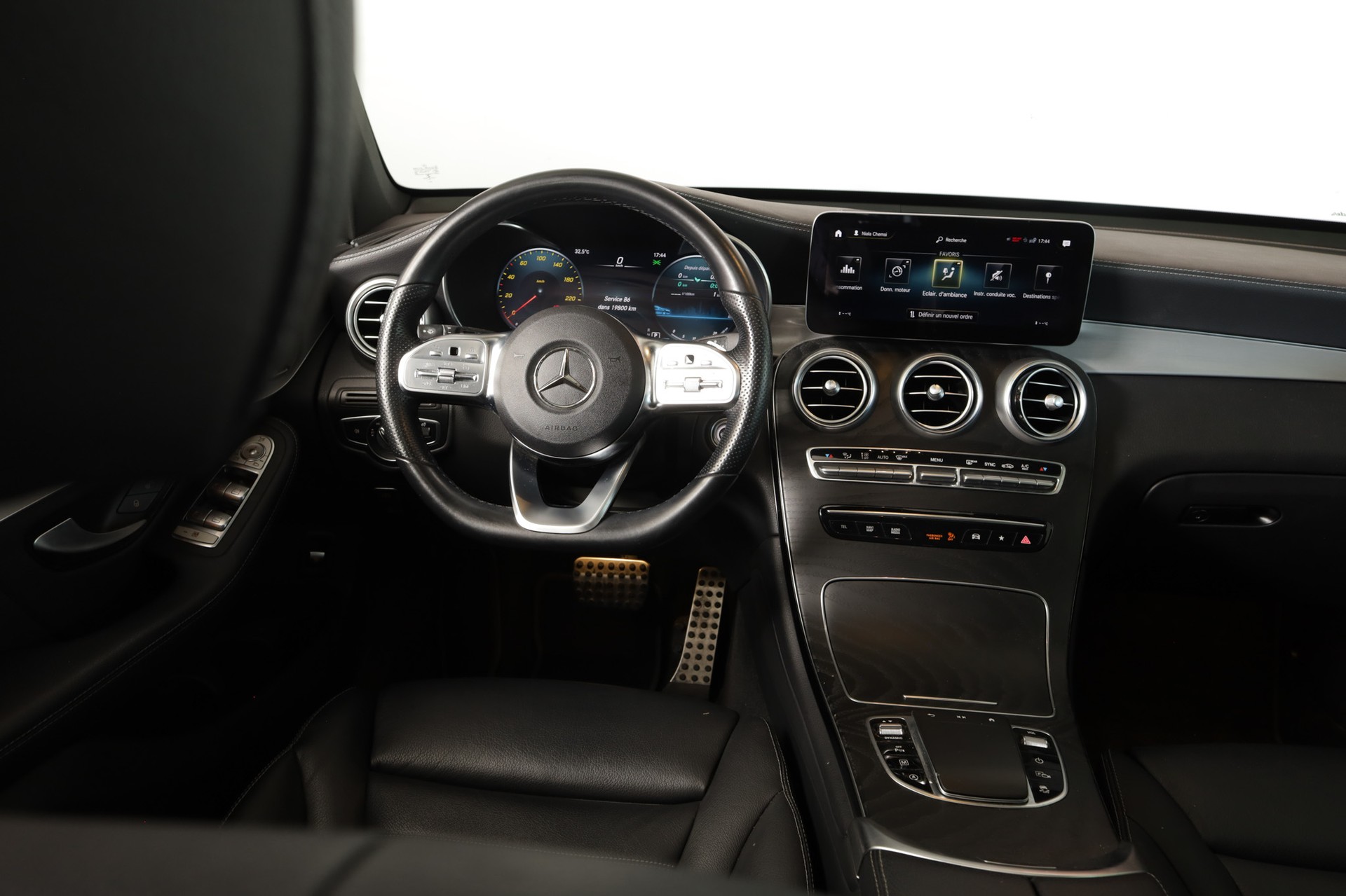 MERCEDES-BENZ GLC 300 AMG Line 4Matic Graphite Grey-image-10