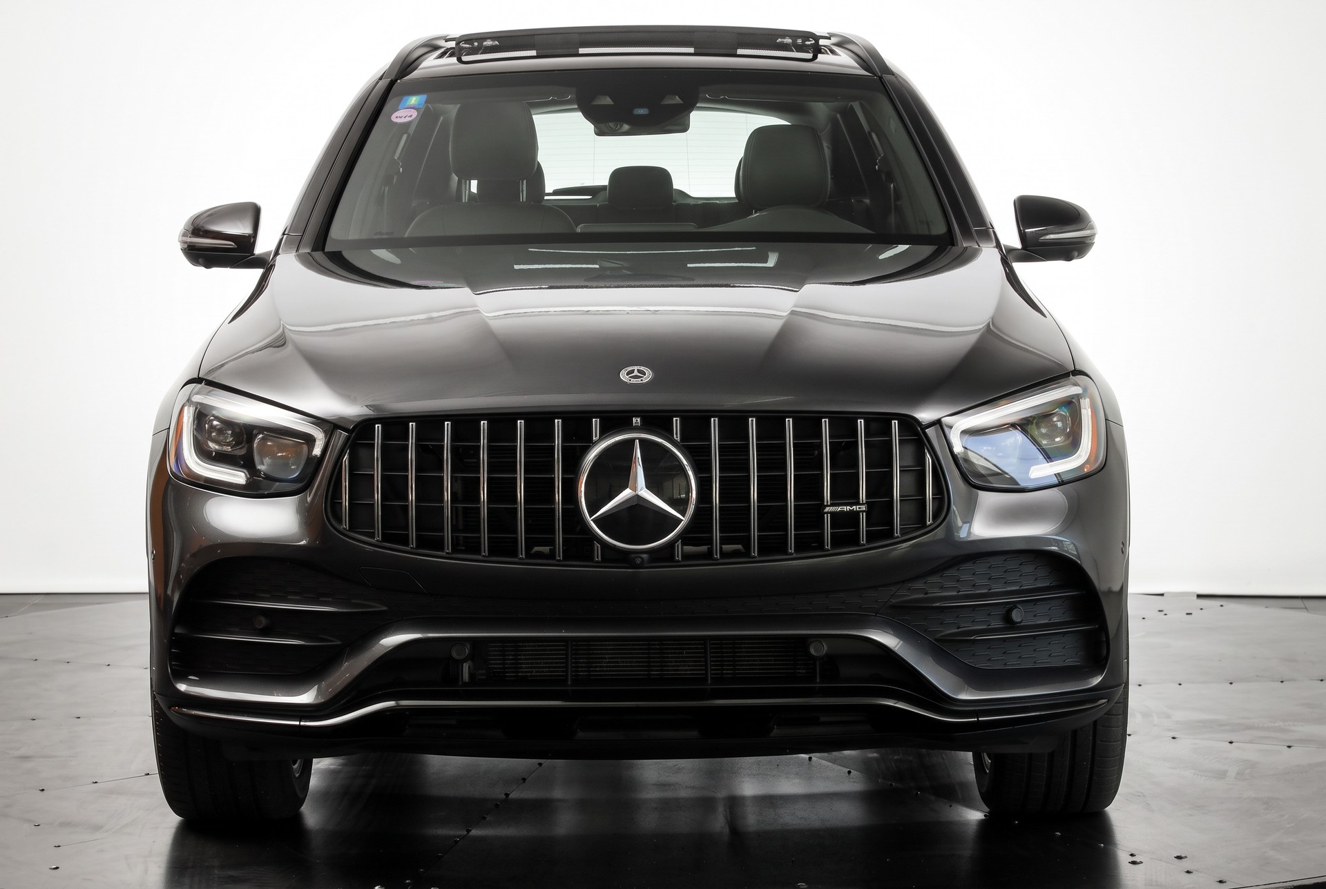 MERCEDES-BENZ GLC 300 AMG Line 4Matic Graphite Grey-showroom-element-1