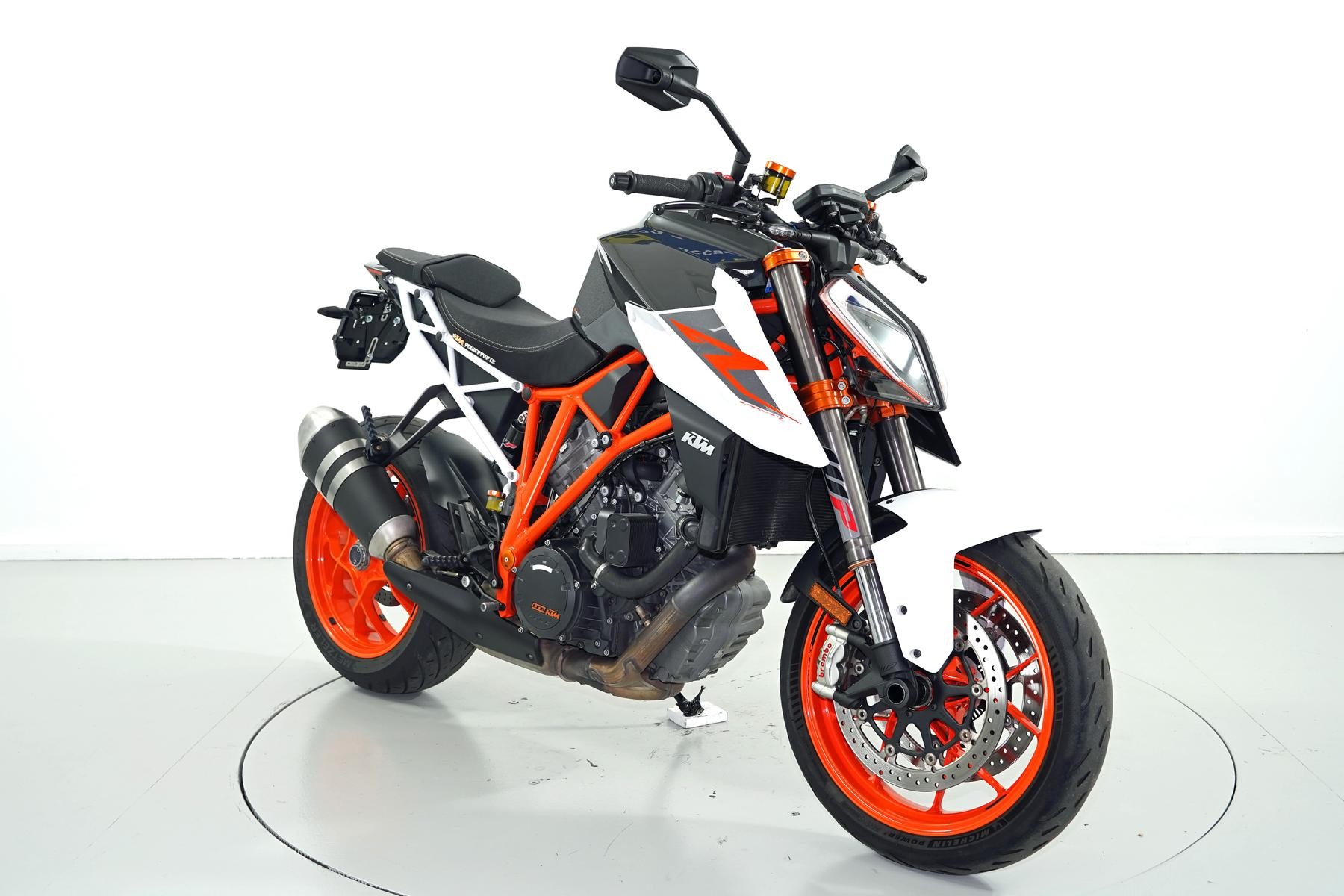 KTM 1290 Super Duke R ABS-showroom-element-1